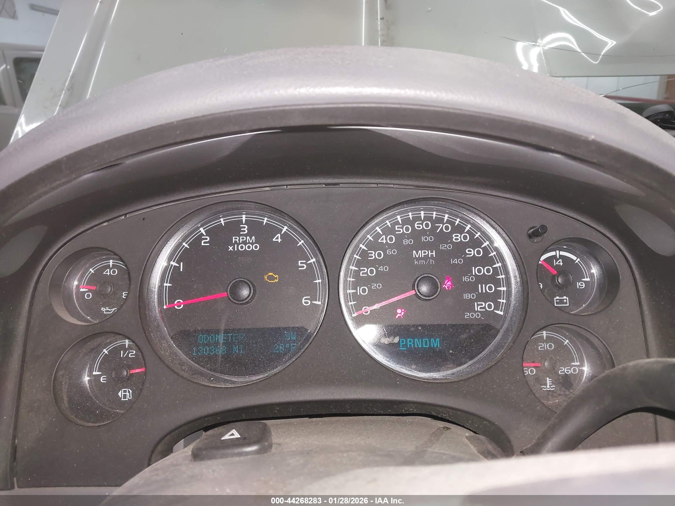 CHEVROLET SILVERADO image 7