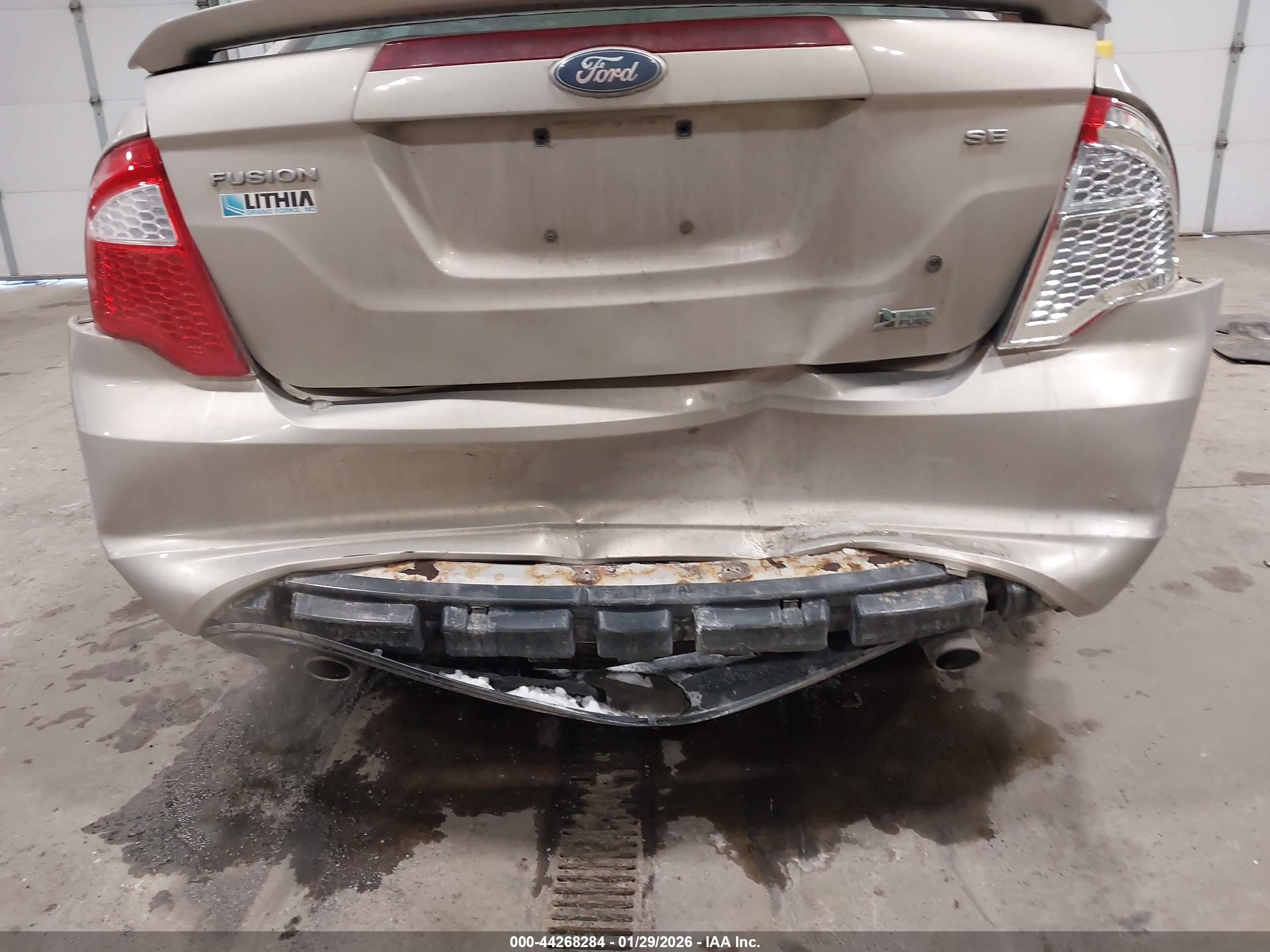 FORD FUSION image 6
