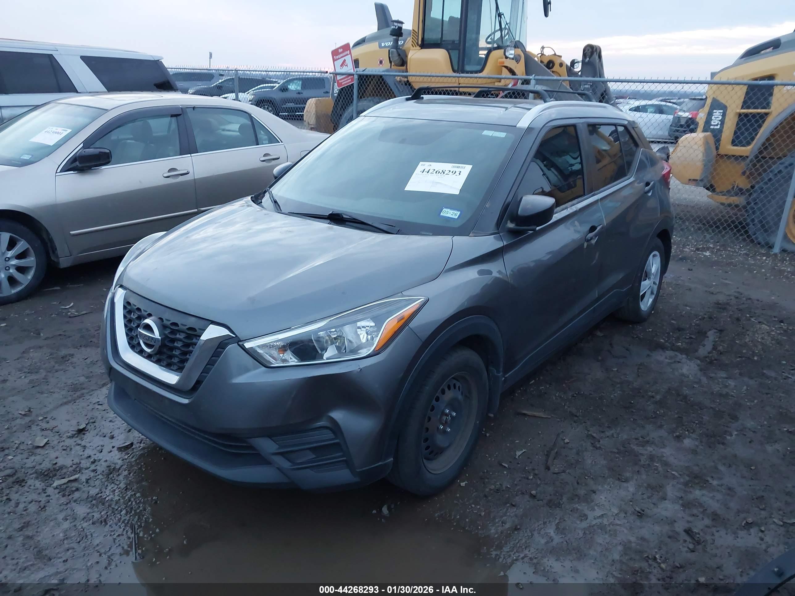NISSAN KICKS image 2