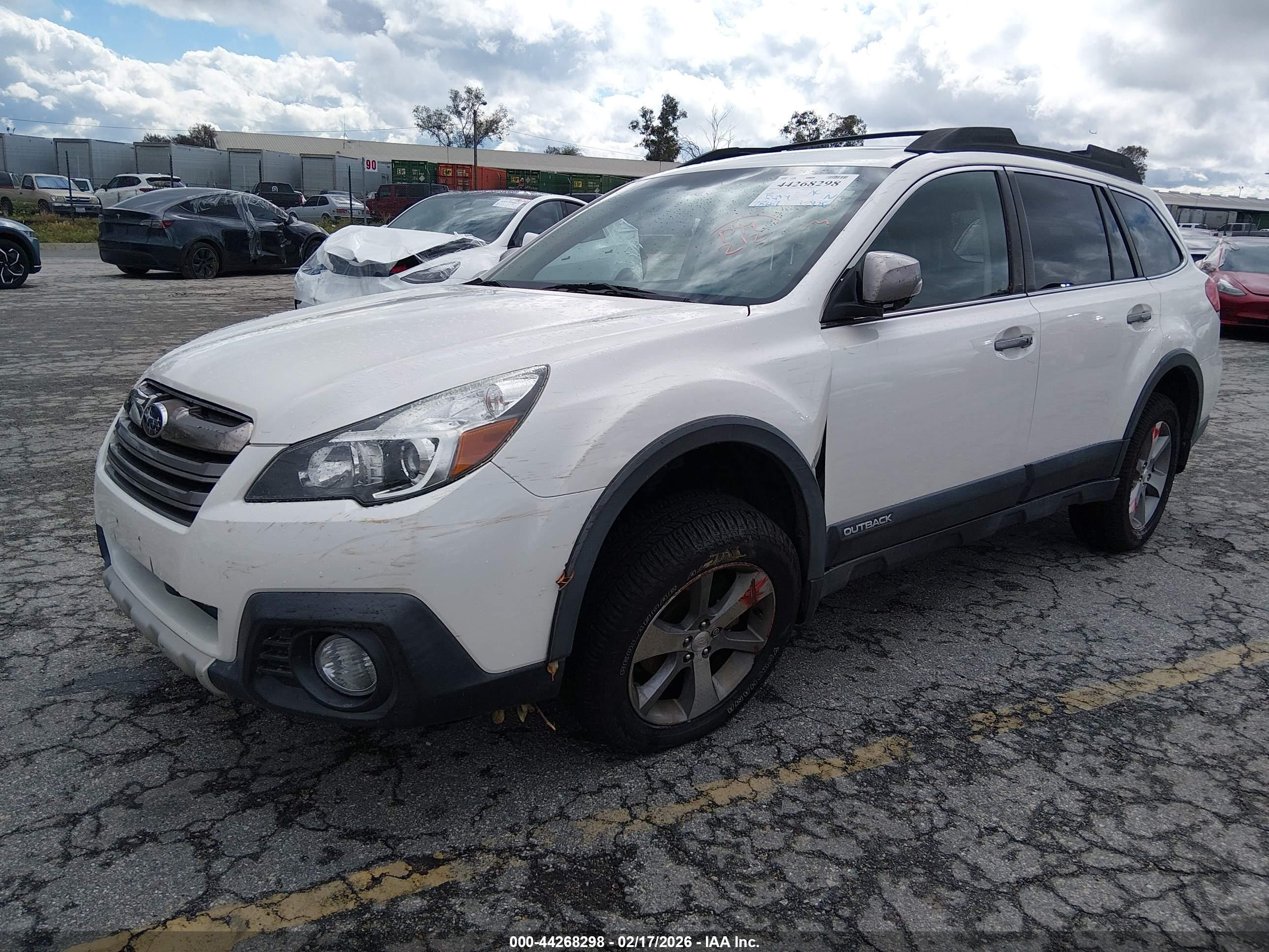 SUBARU OUTBACK image 2