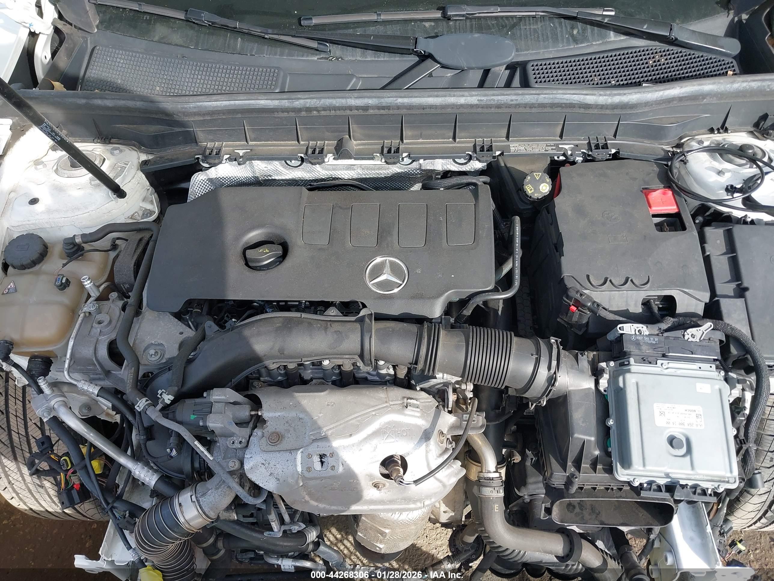 MERCEDES-BENZ GLB image 10
