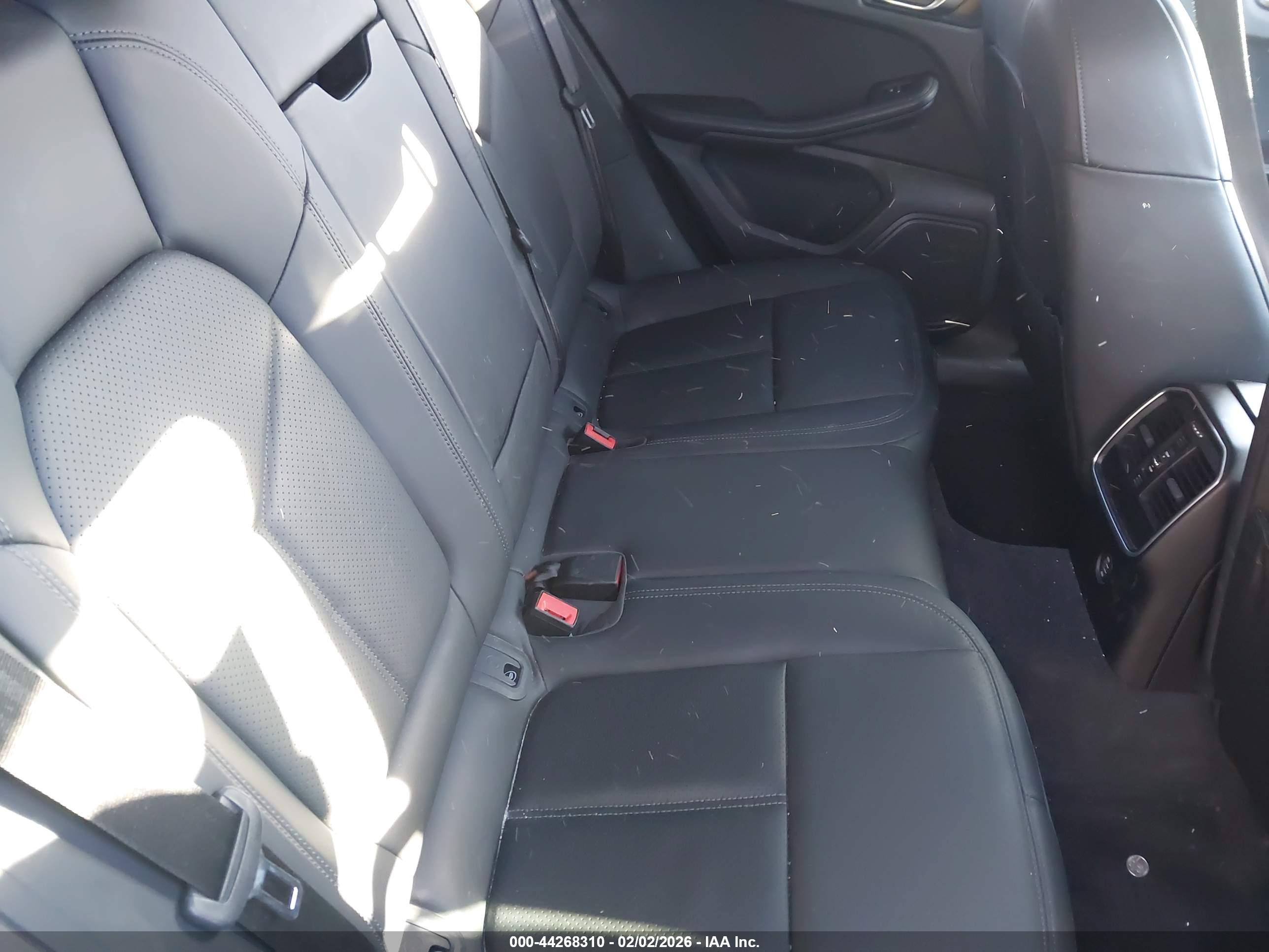 PORSCHE MACAN image 8