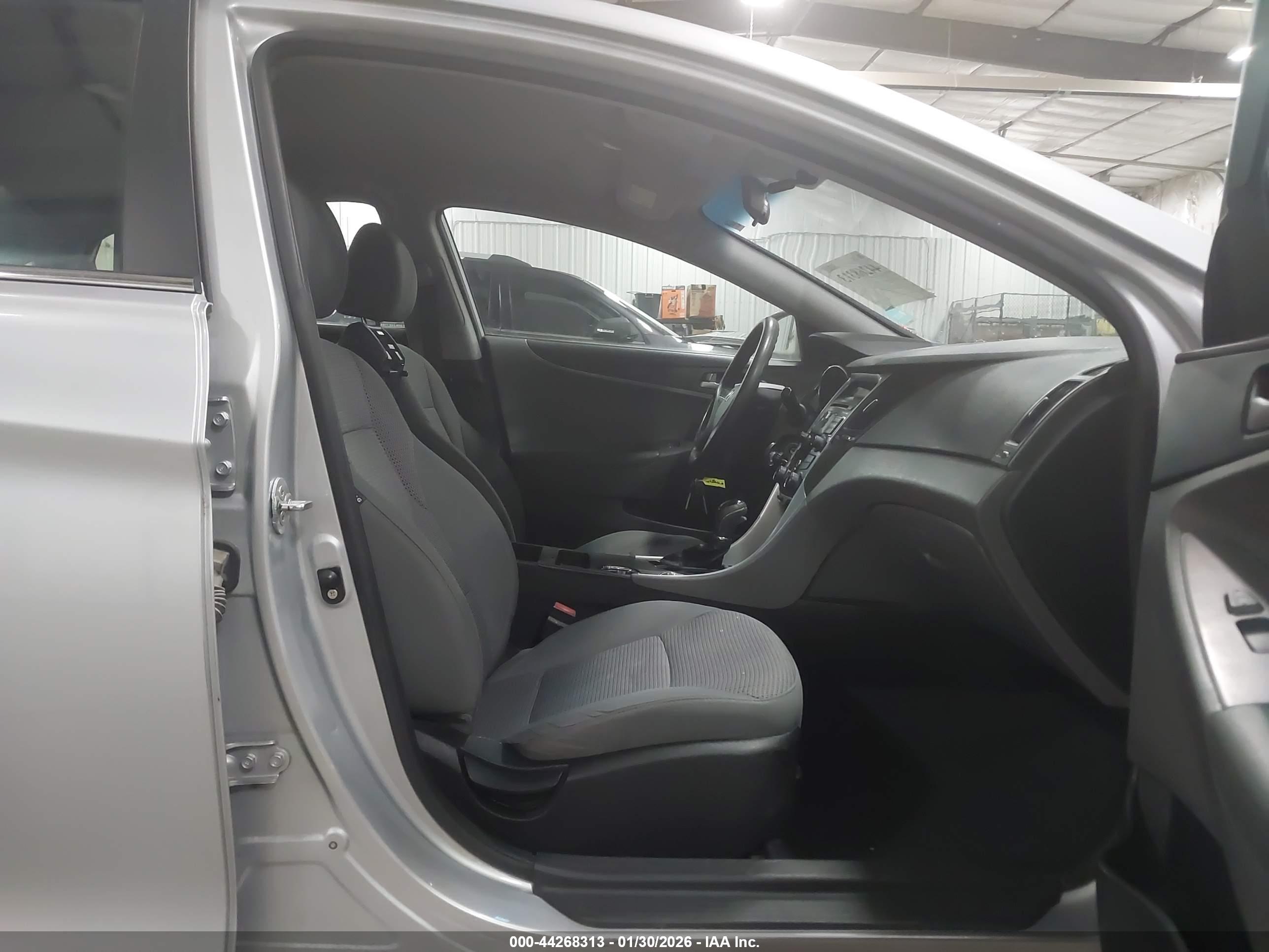 HYUNDAI SONATA image 5