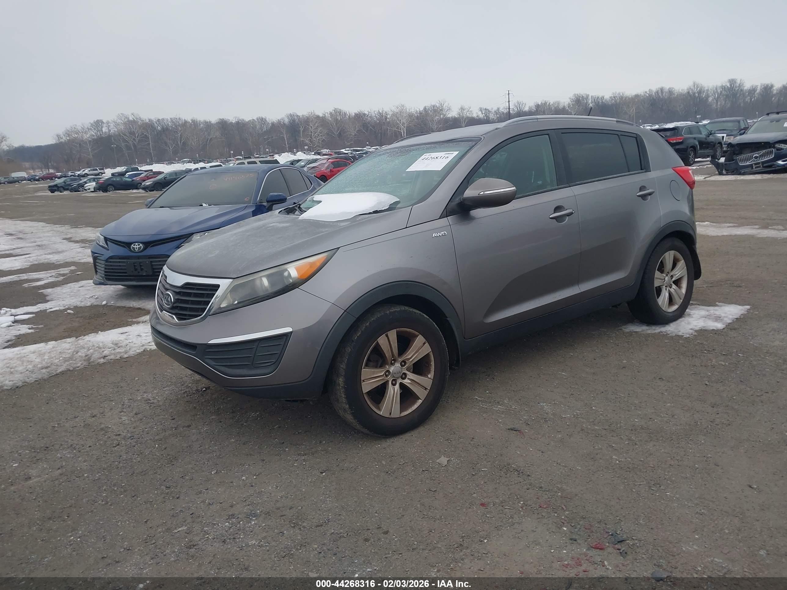 KIA SPORTAGE image 2
