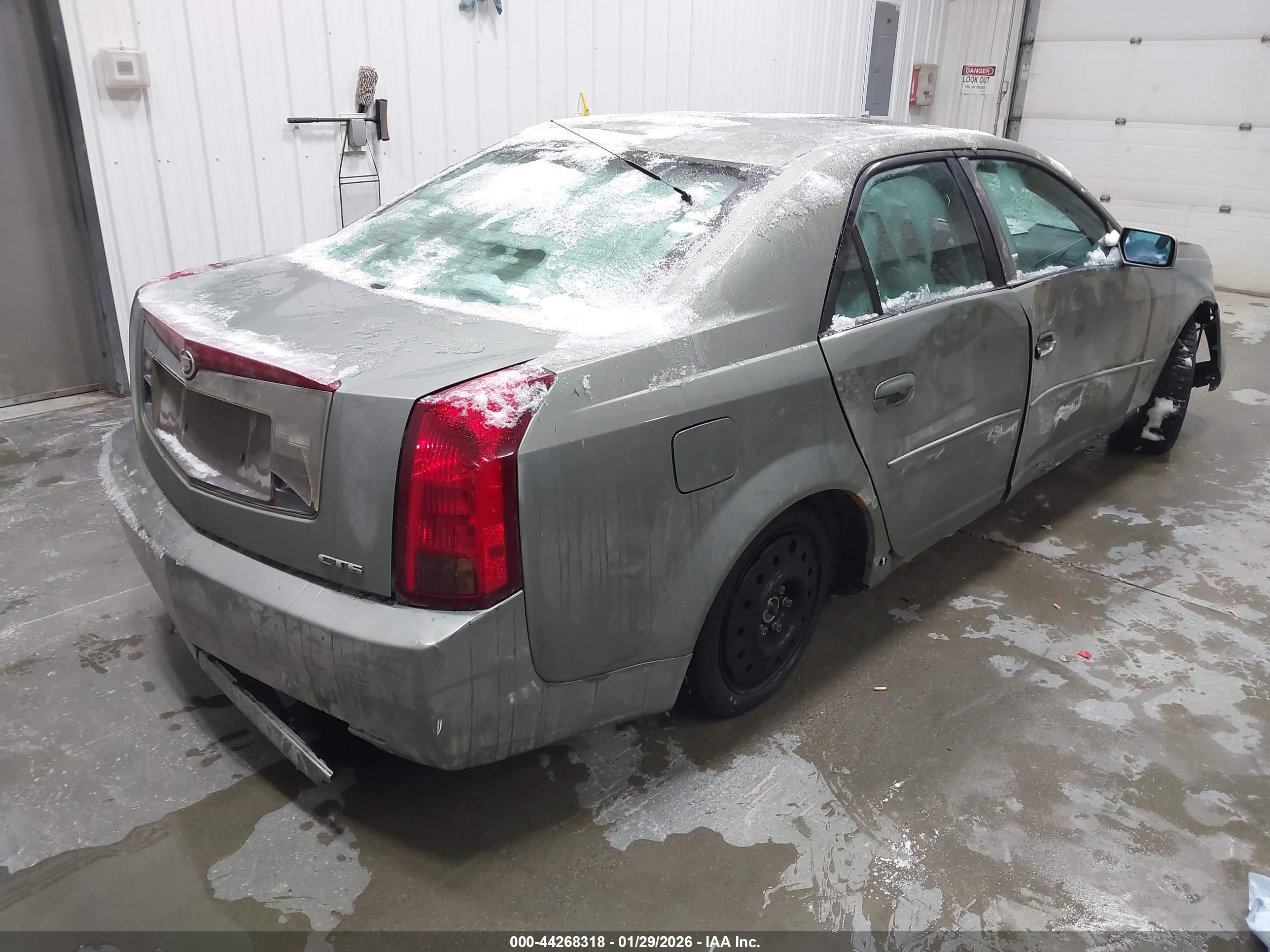 CADILLAC CTS image 4