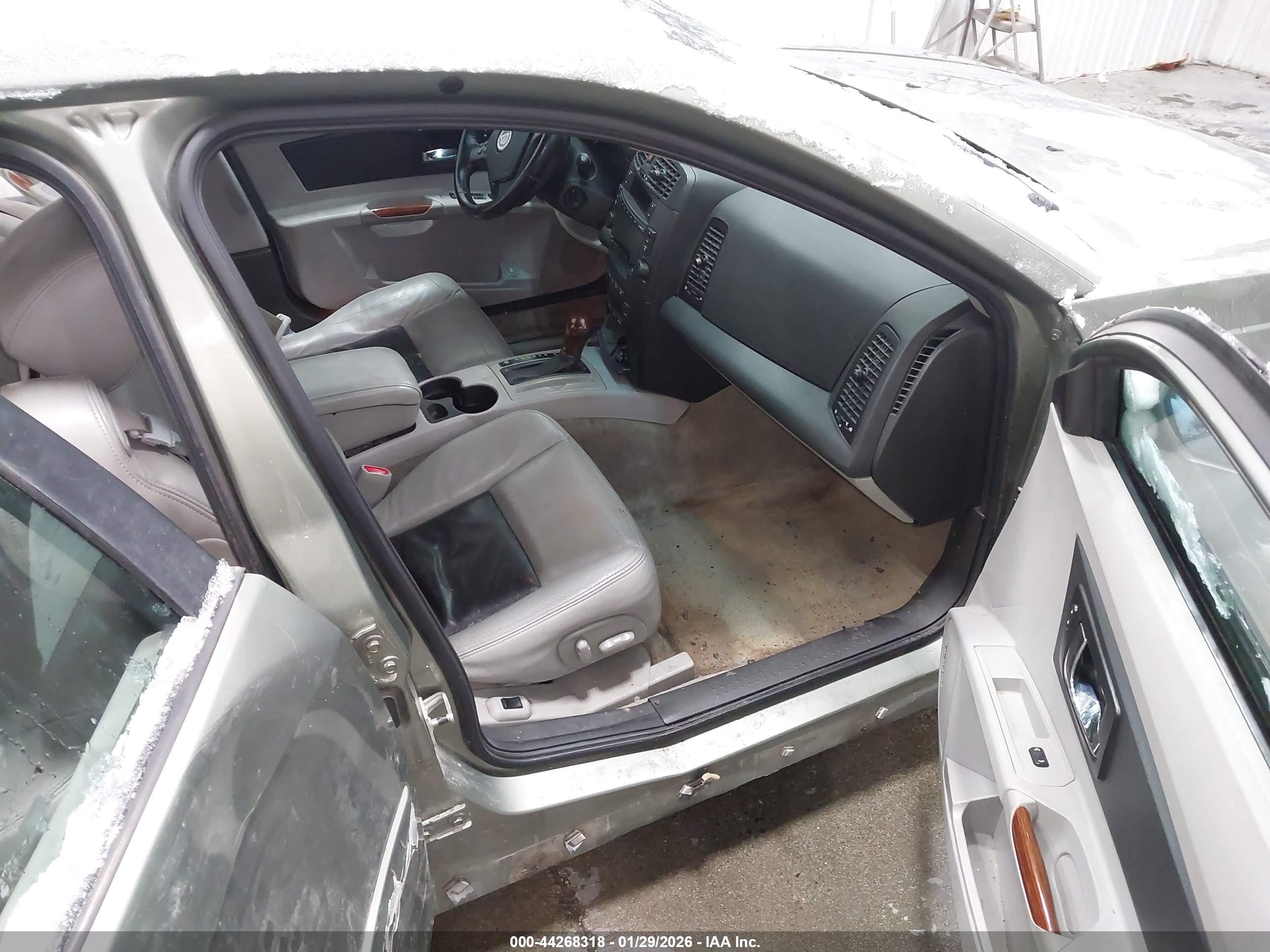 CADILLAC CTS image 5