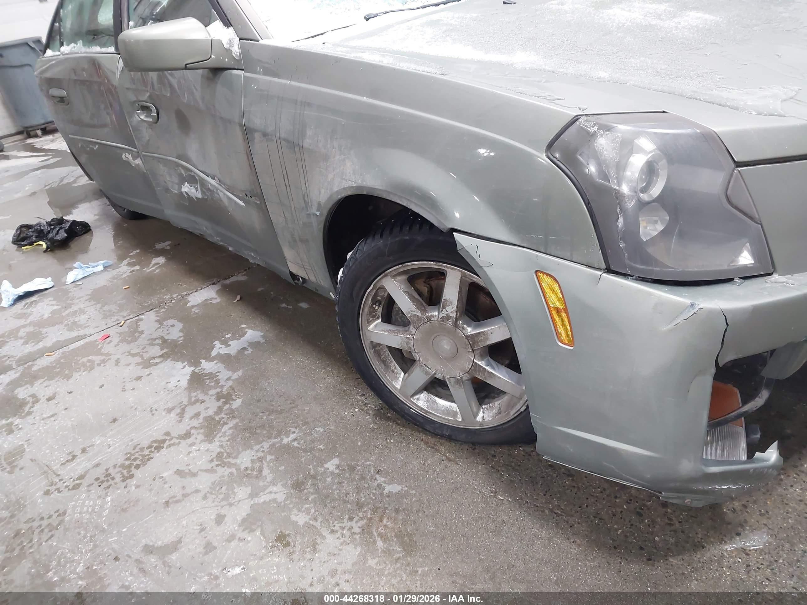 CADILLAC CTS image 6