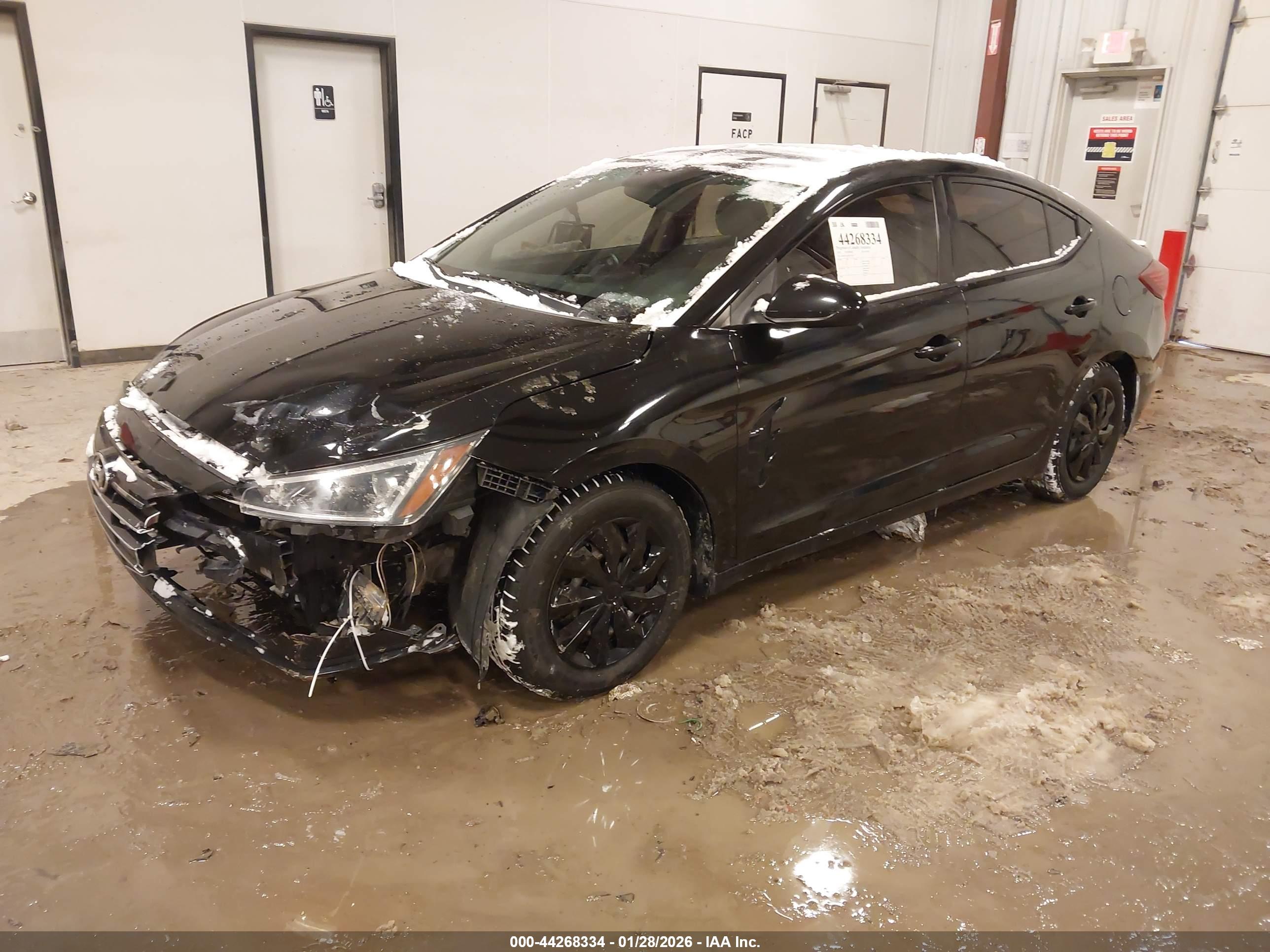HYUNDAI ELANTRA image 2