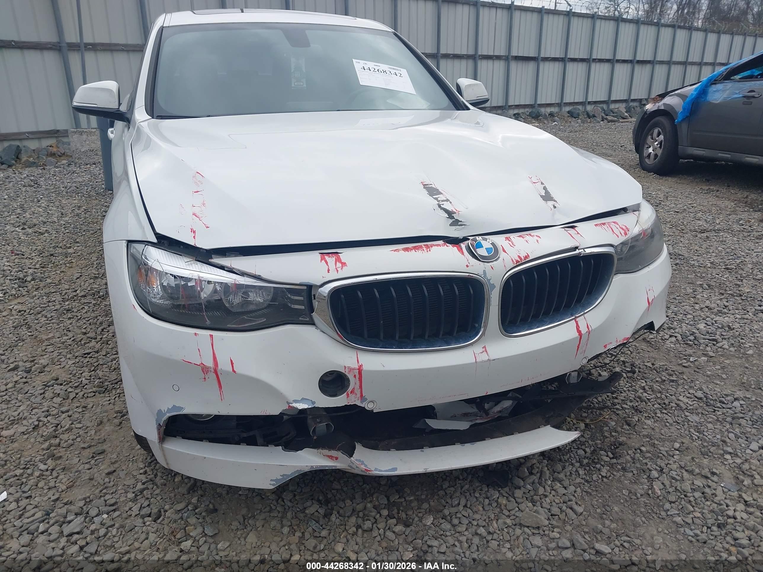 BMW 328I image 6