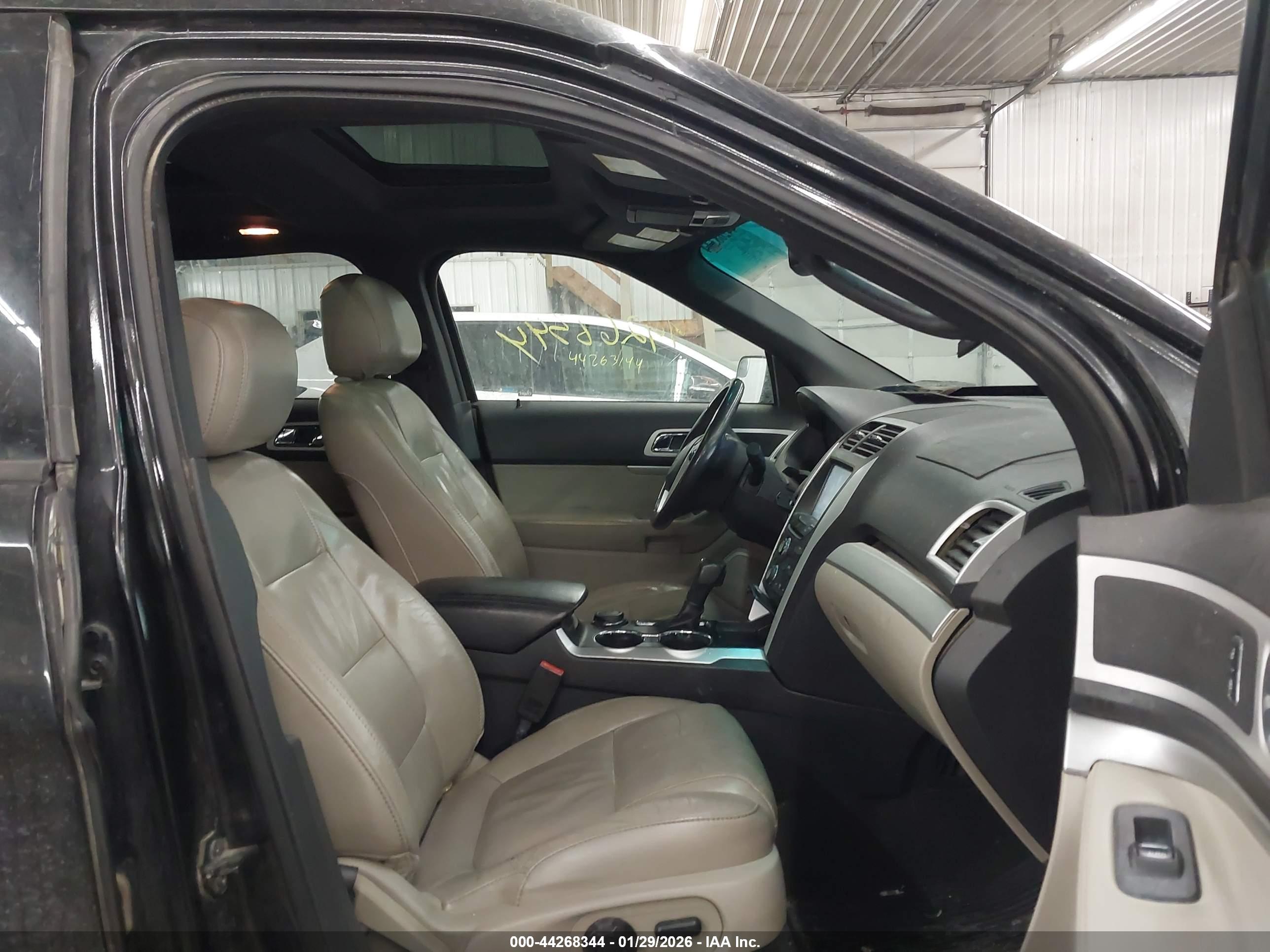FORD EXPLORER image 5