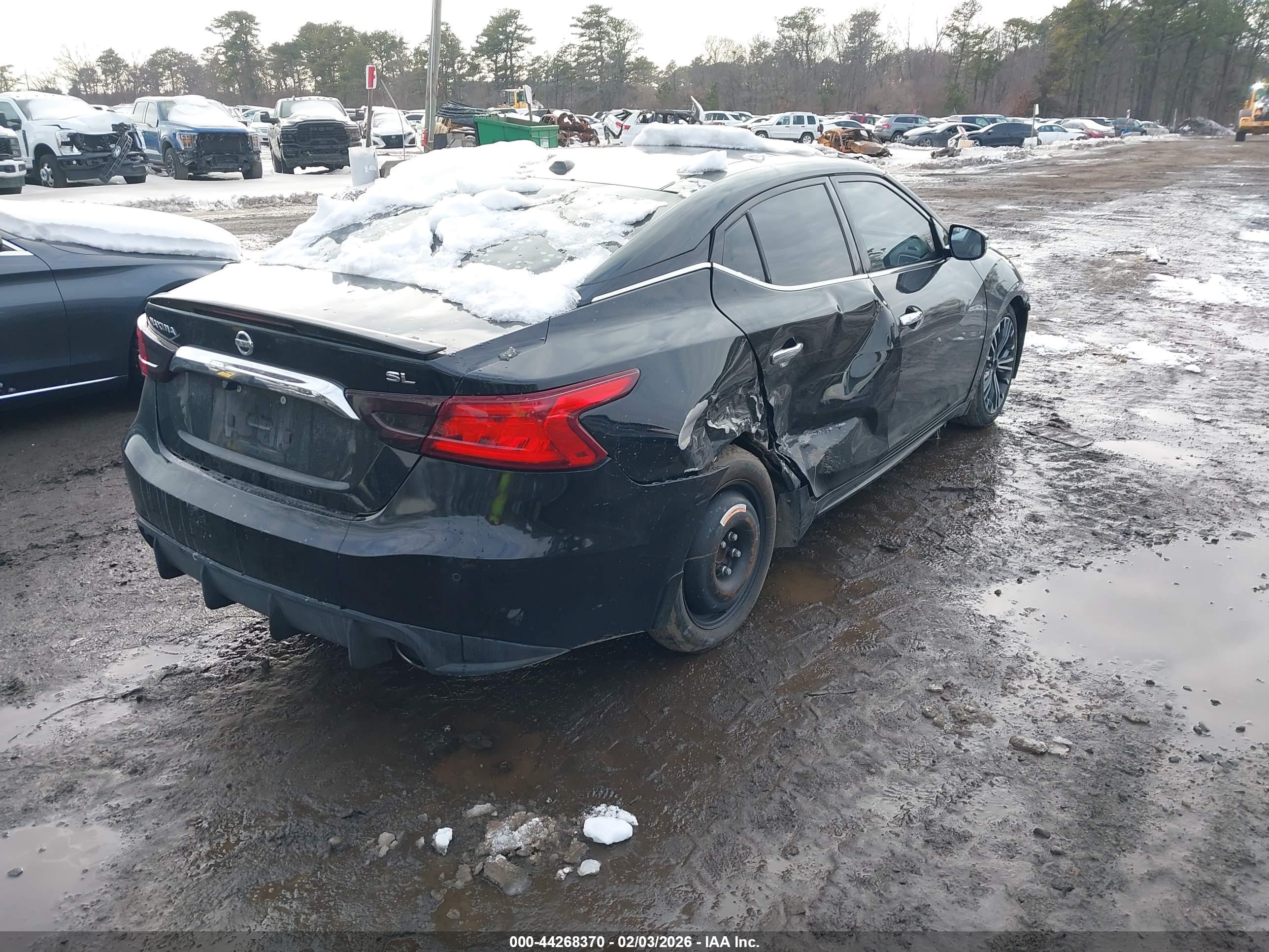 NISSAN MAXIMA image 6