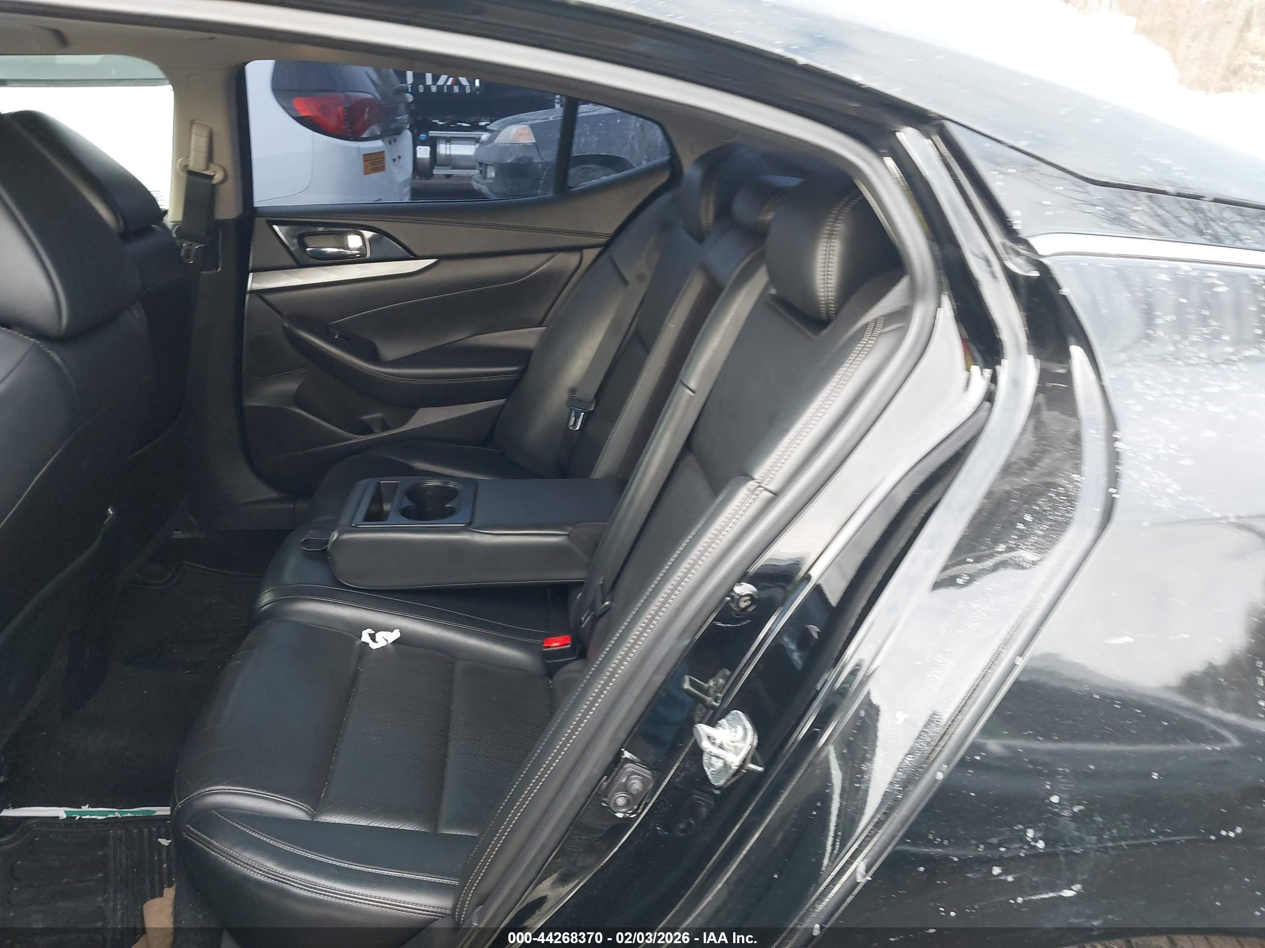 NISSAN MAXIMA image 8