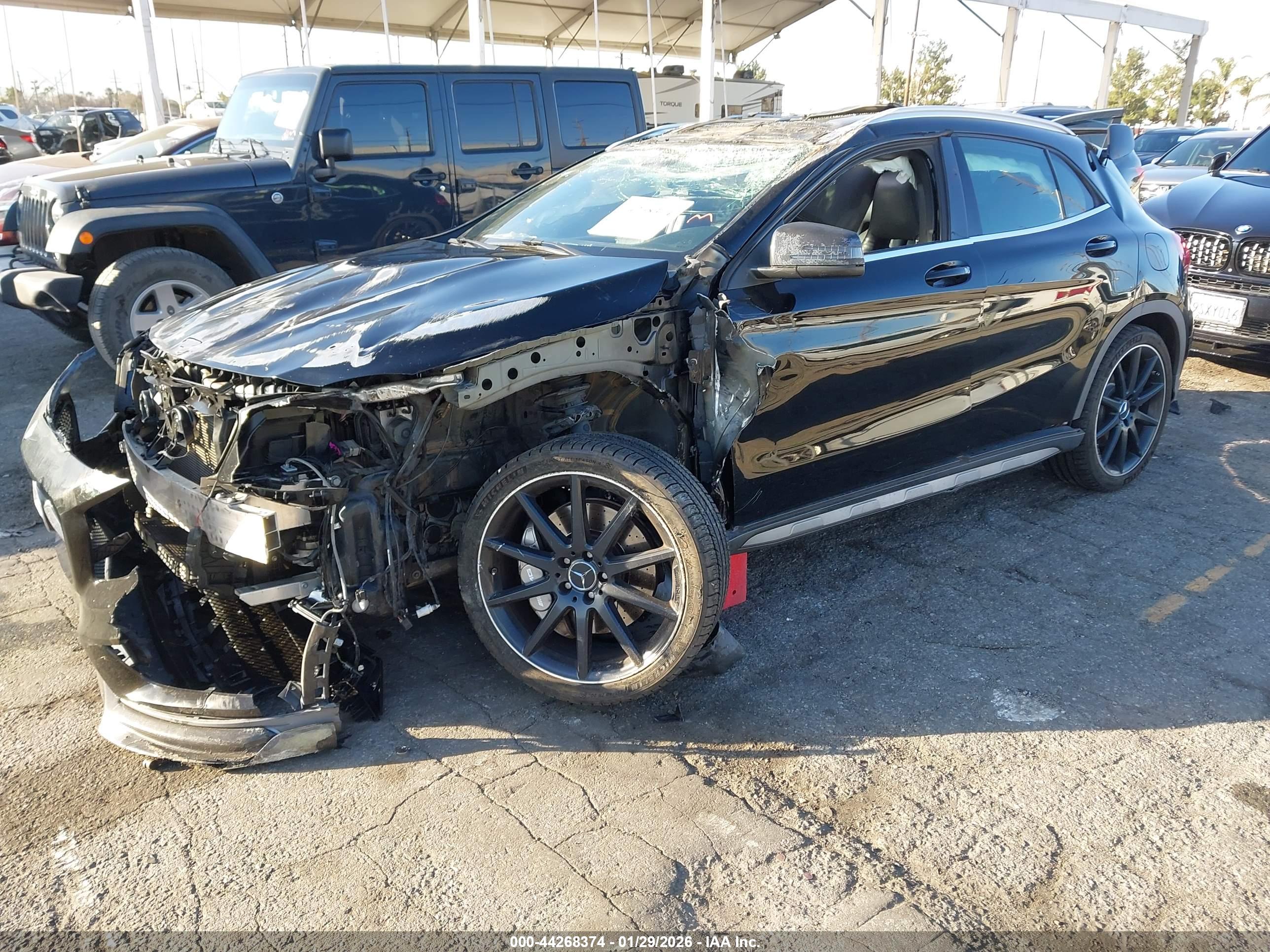 MERCEDES-BENZ GLA image 2