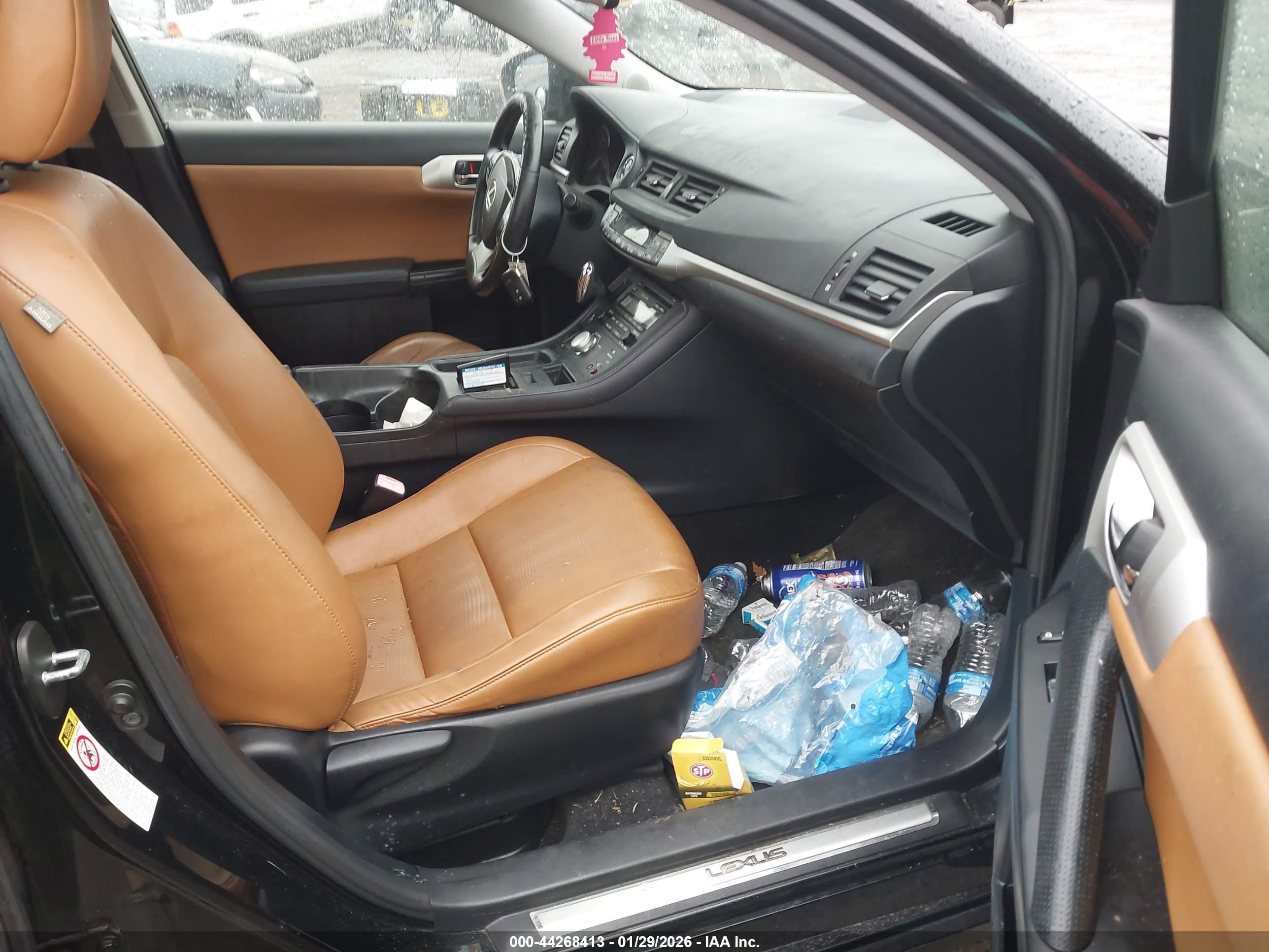 LEXUS CT image 5