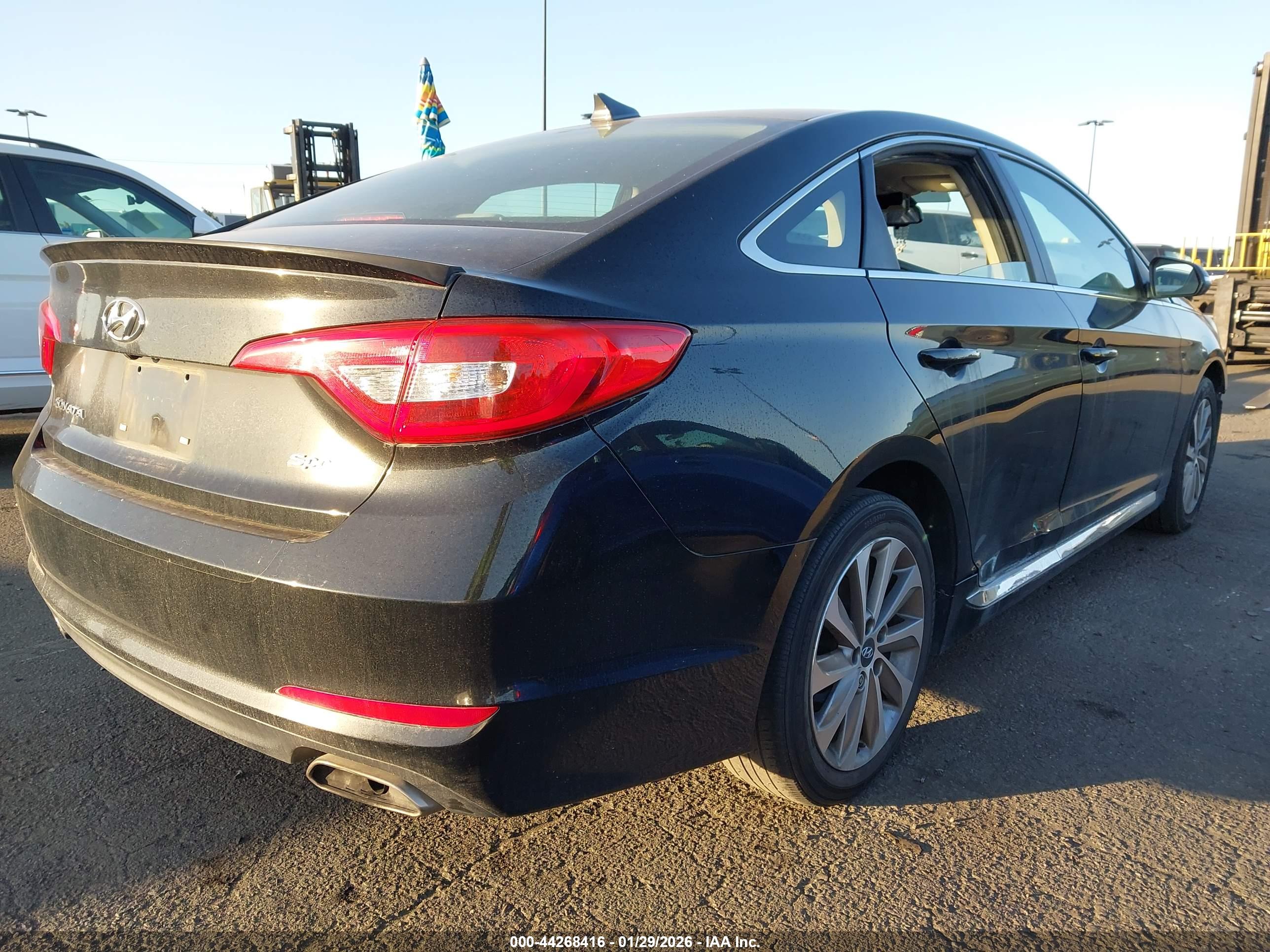 HYUNDAI SONATA image 4