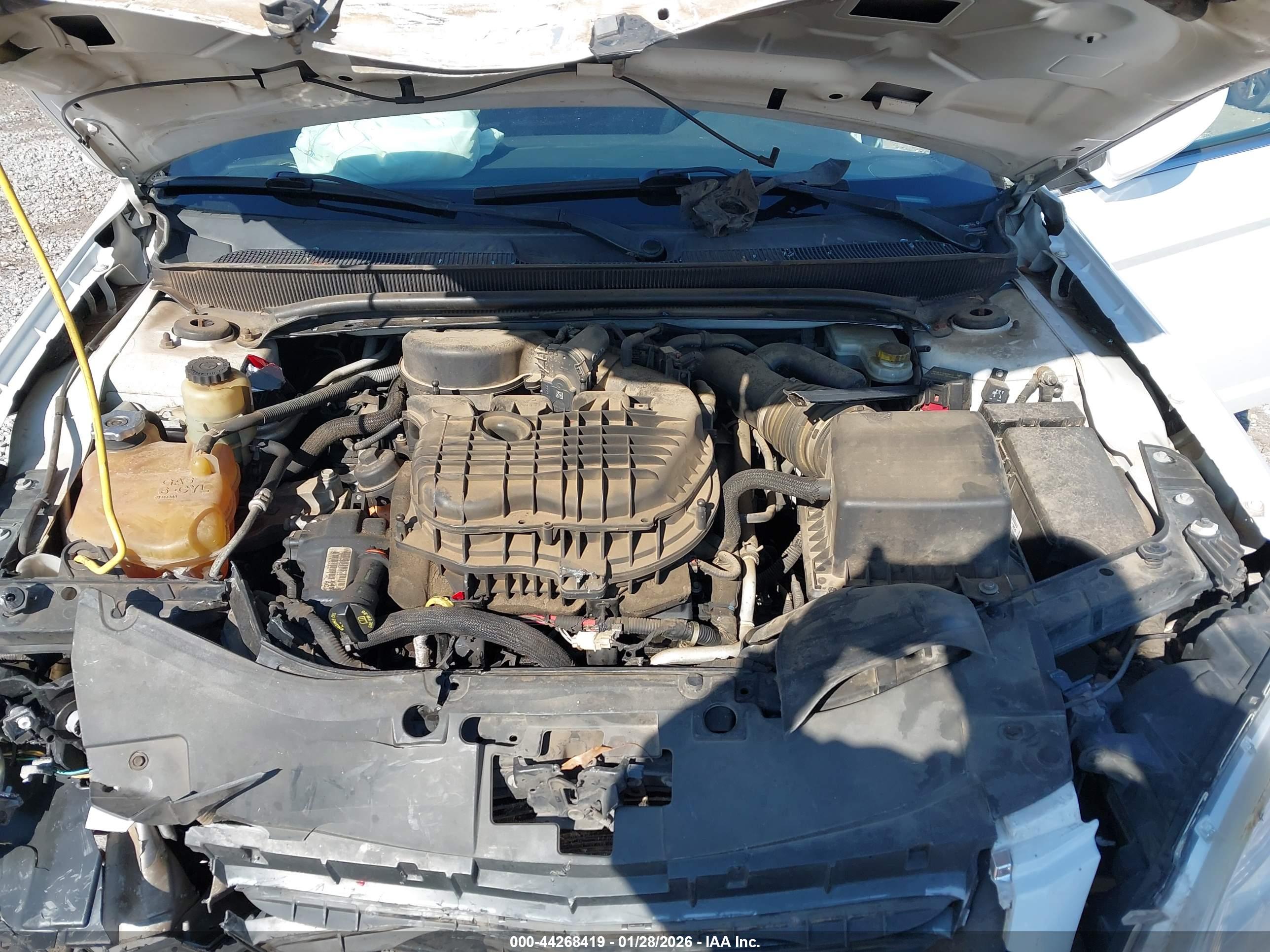 CHRYSLER 200 image 10
