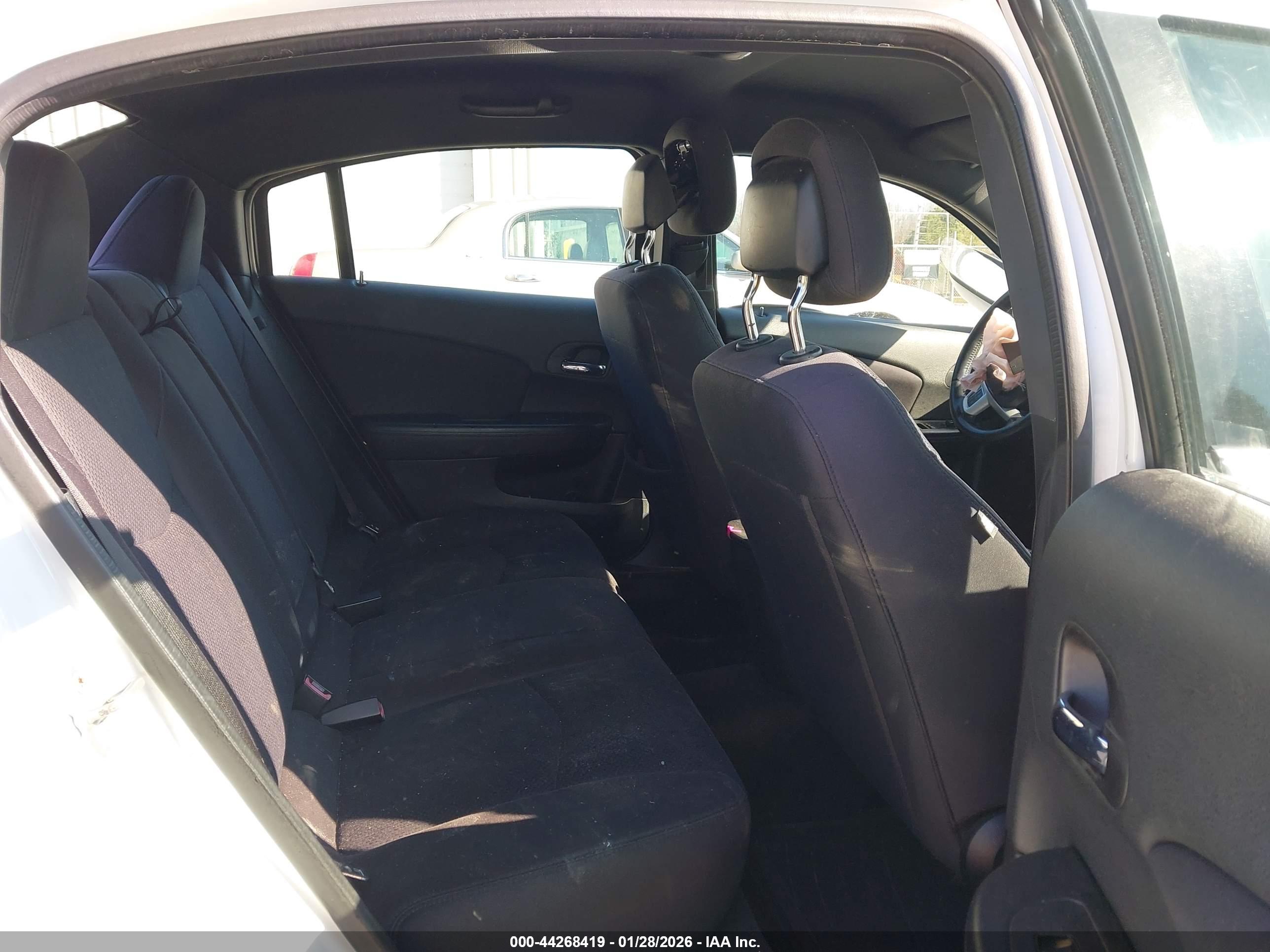 CHRYSLER 200 image 8