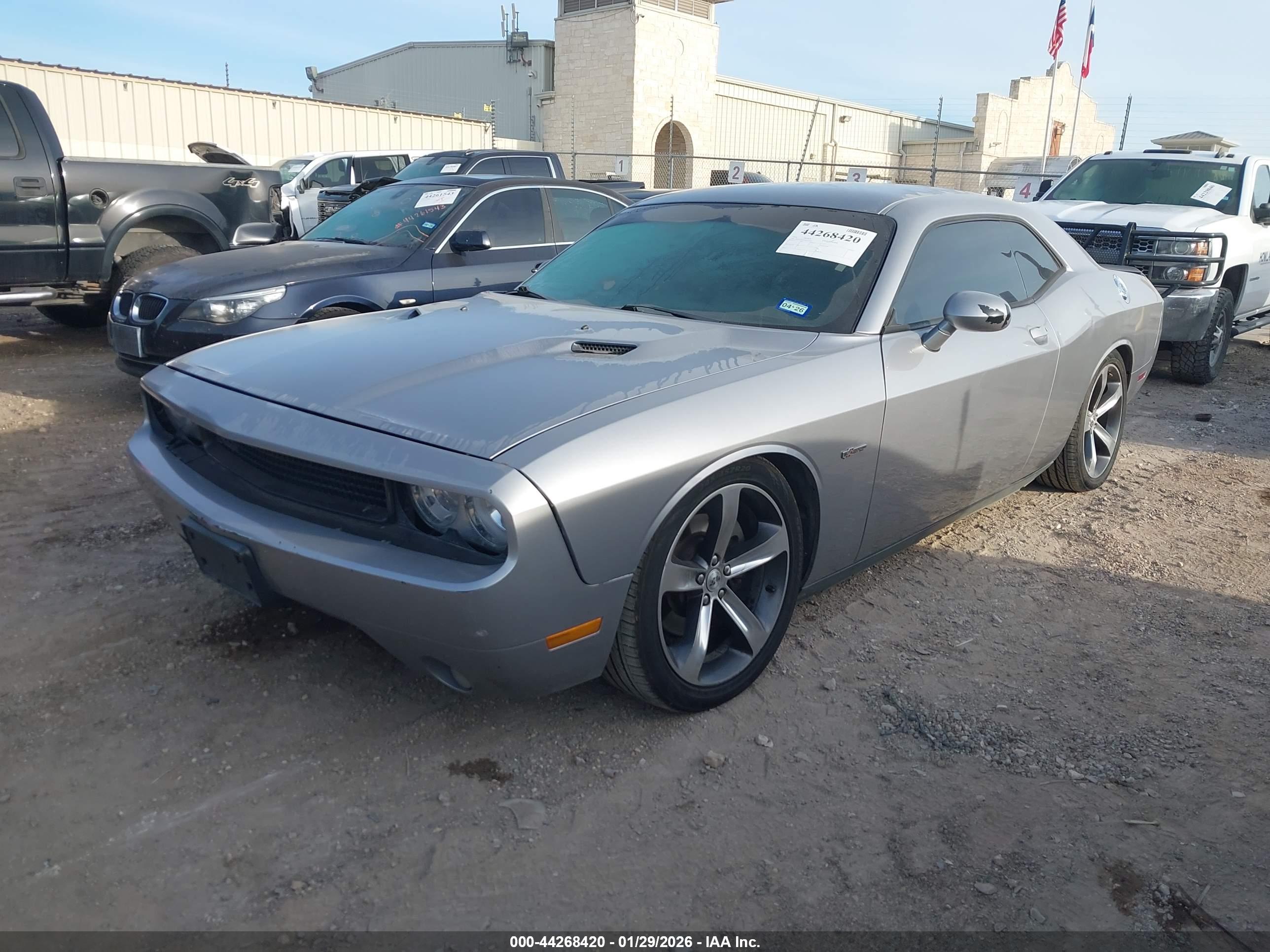 DODGE CHALLENGER image 2