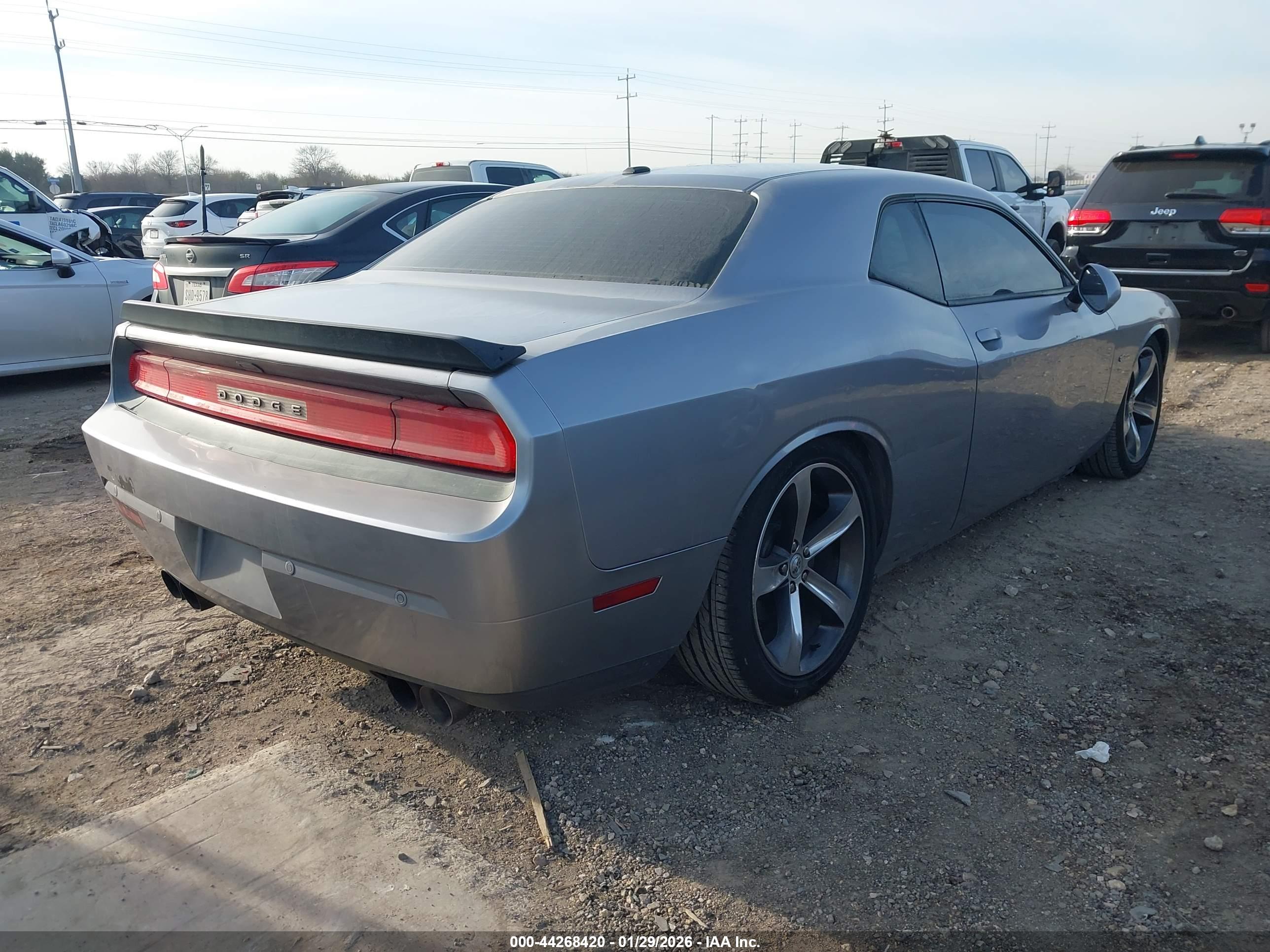 DODGE CHALLENGER image 4