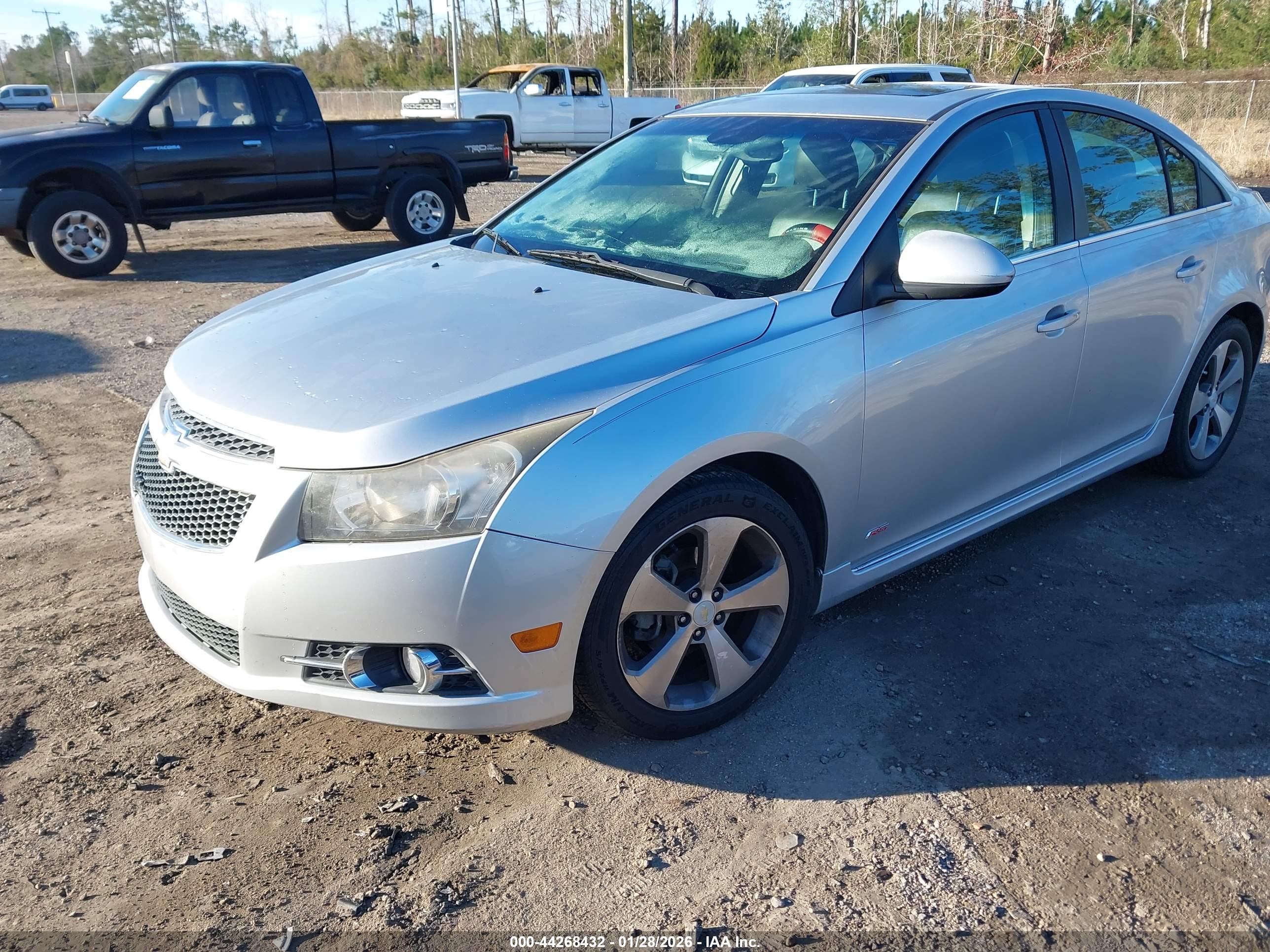 CHEVROLET CRUZE image 2