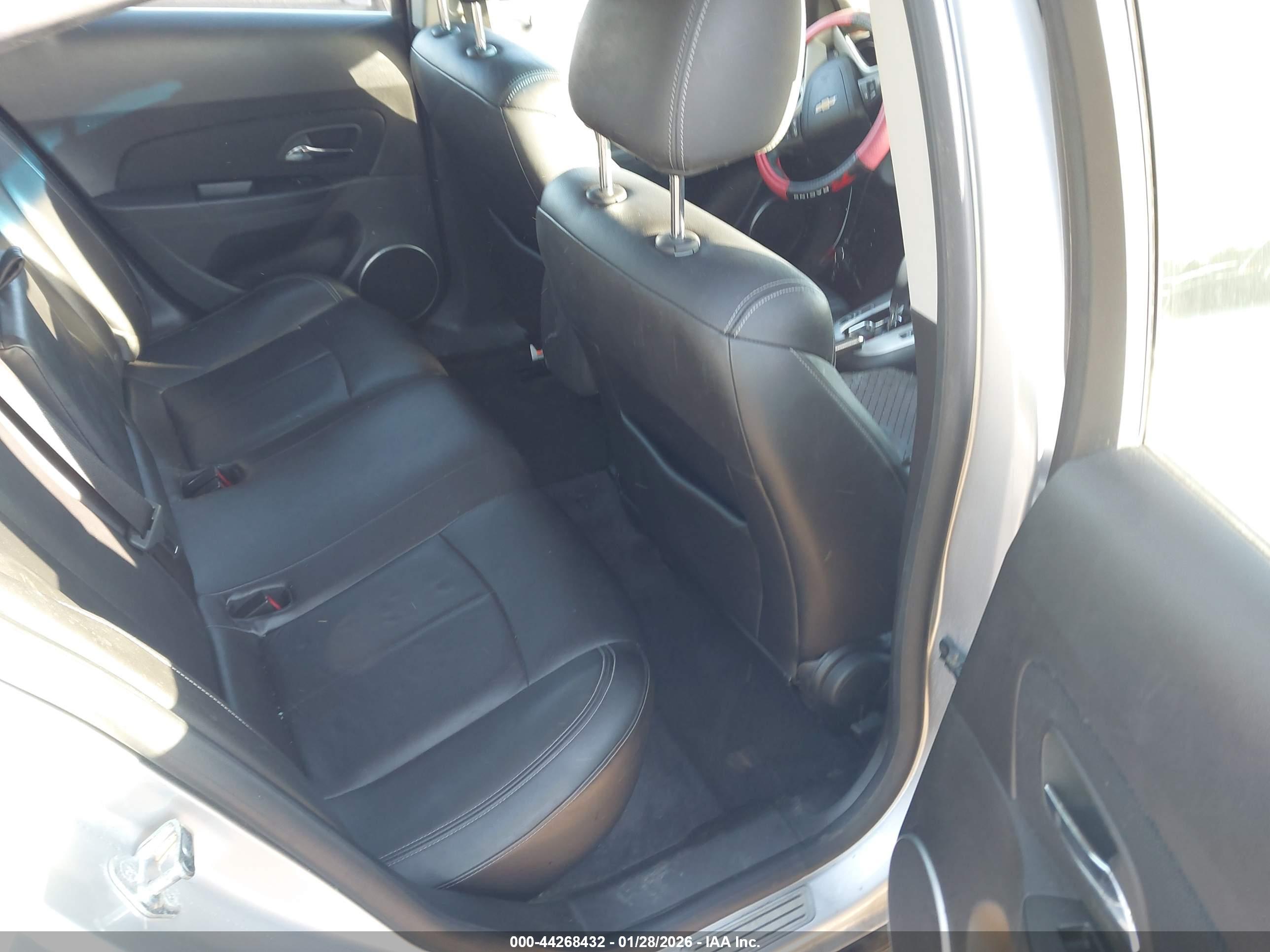 CHEVROLET CRUZE image 8