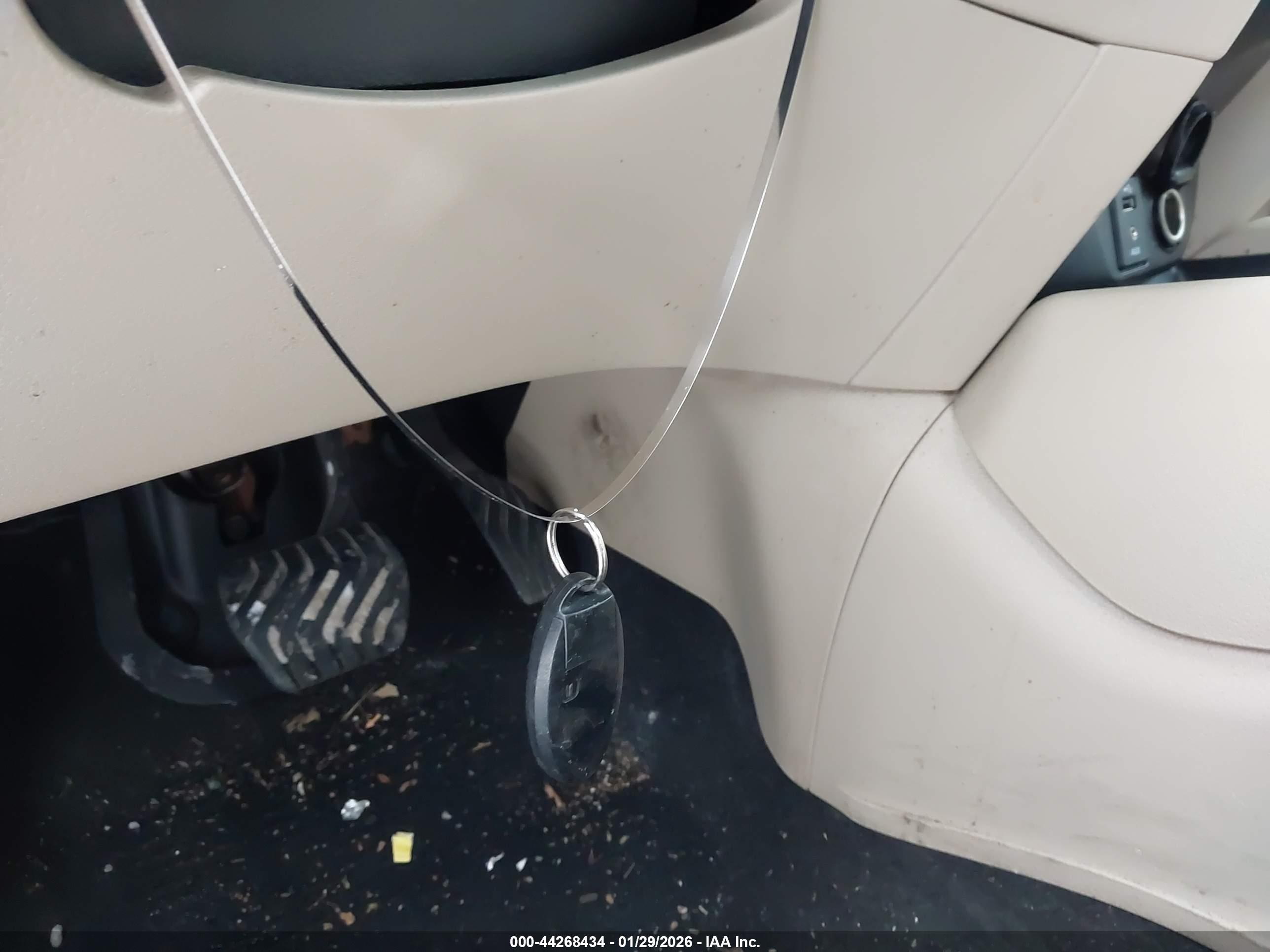 NISSAN ROGUE image 11