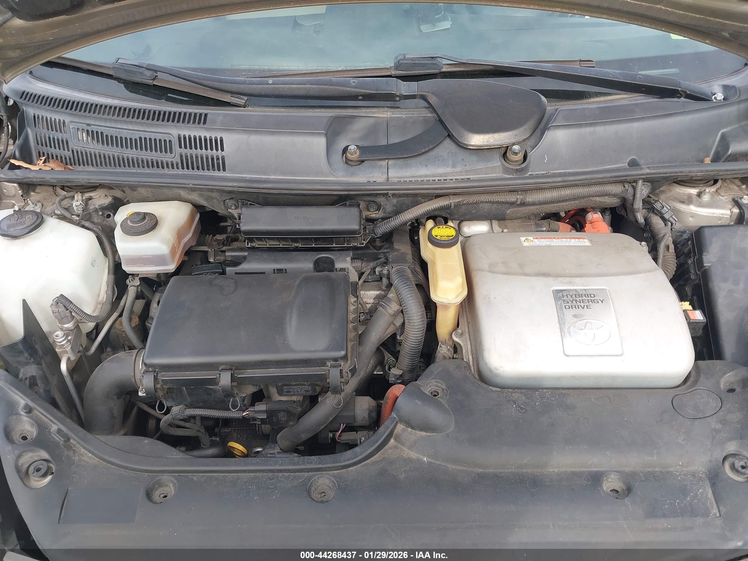 TOYOTA PRIUS image 10