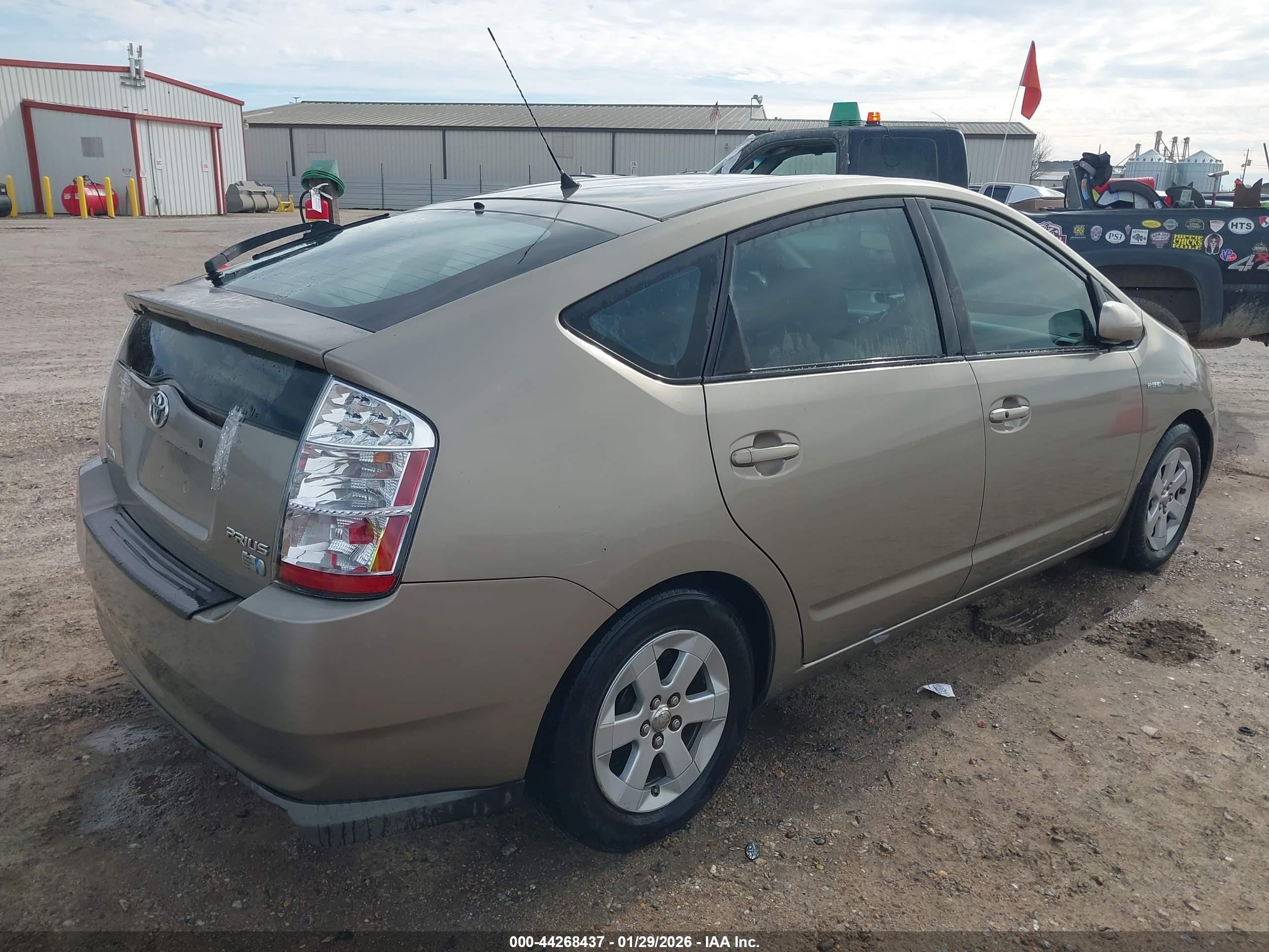 TOYOTA PRIUS image 4
