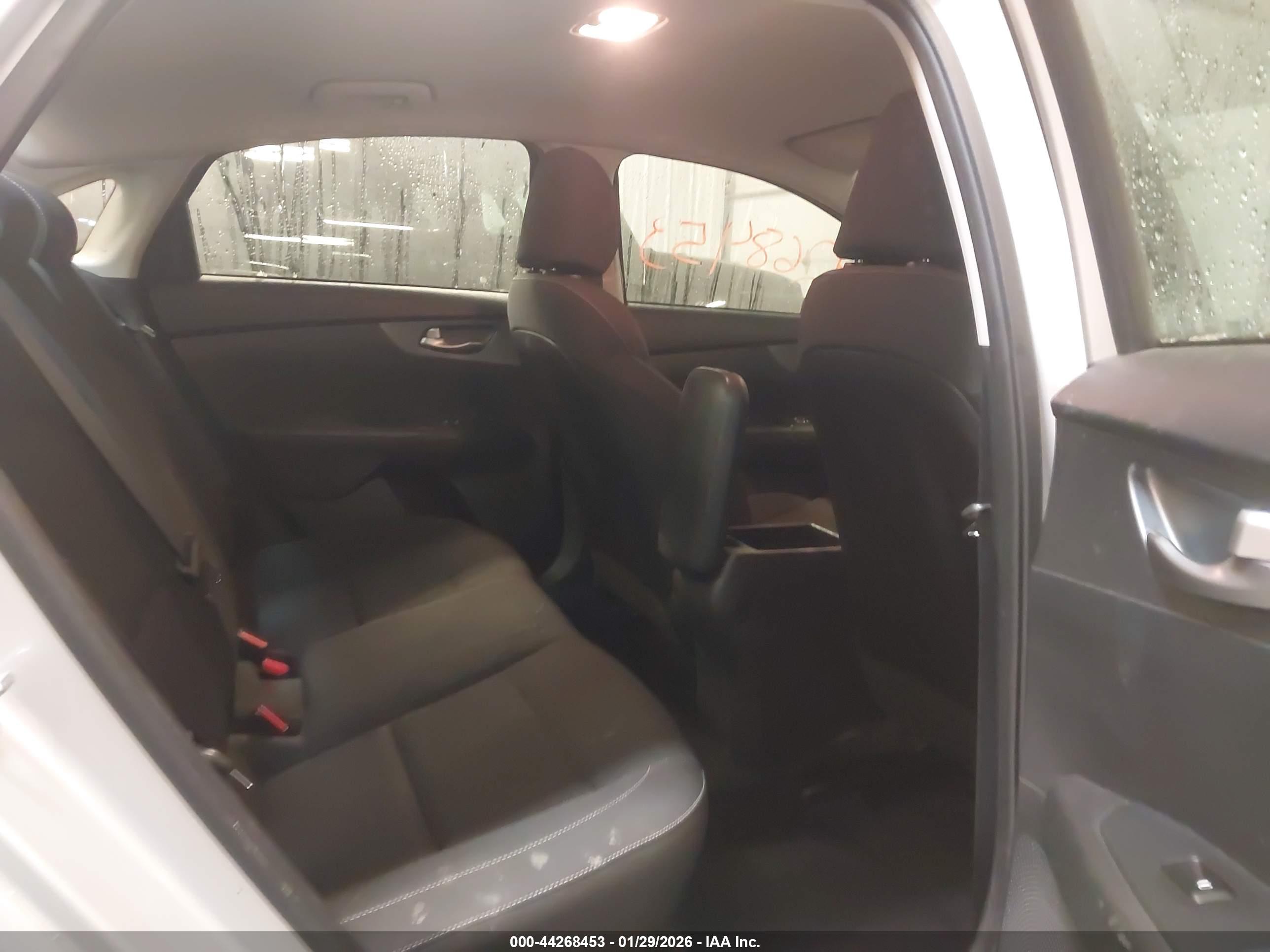 KIA FORTE image 8