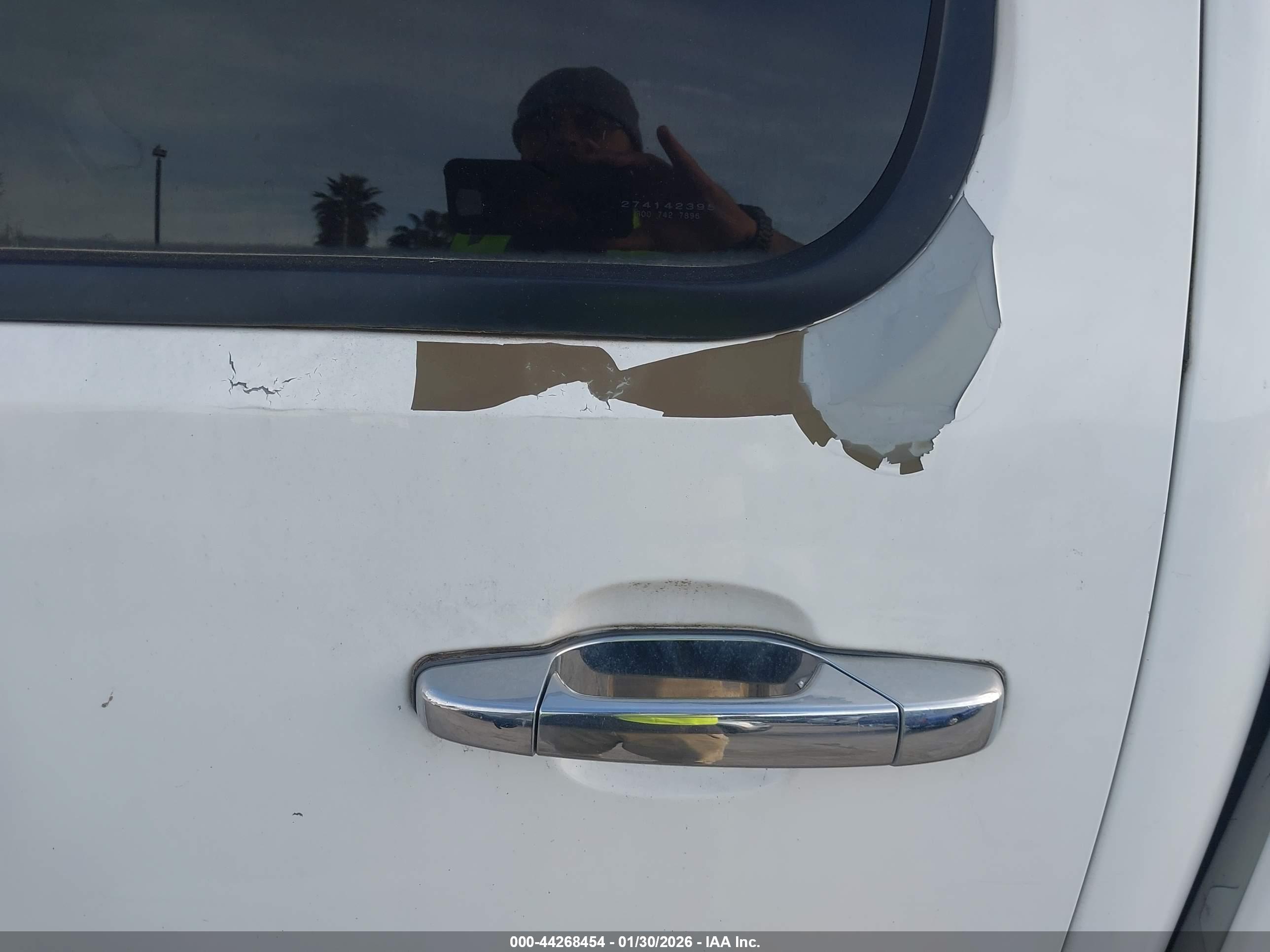 CHEVROLET SILVERADO image 6