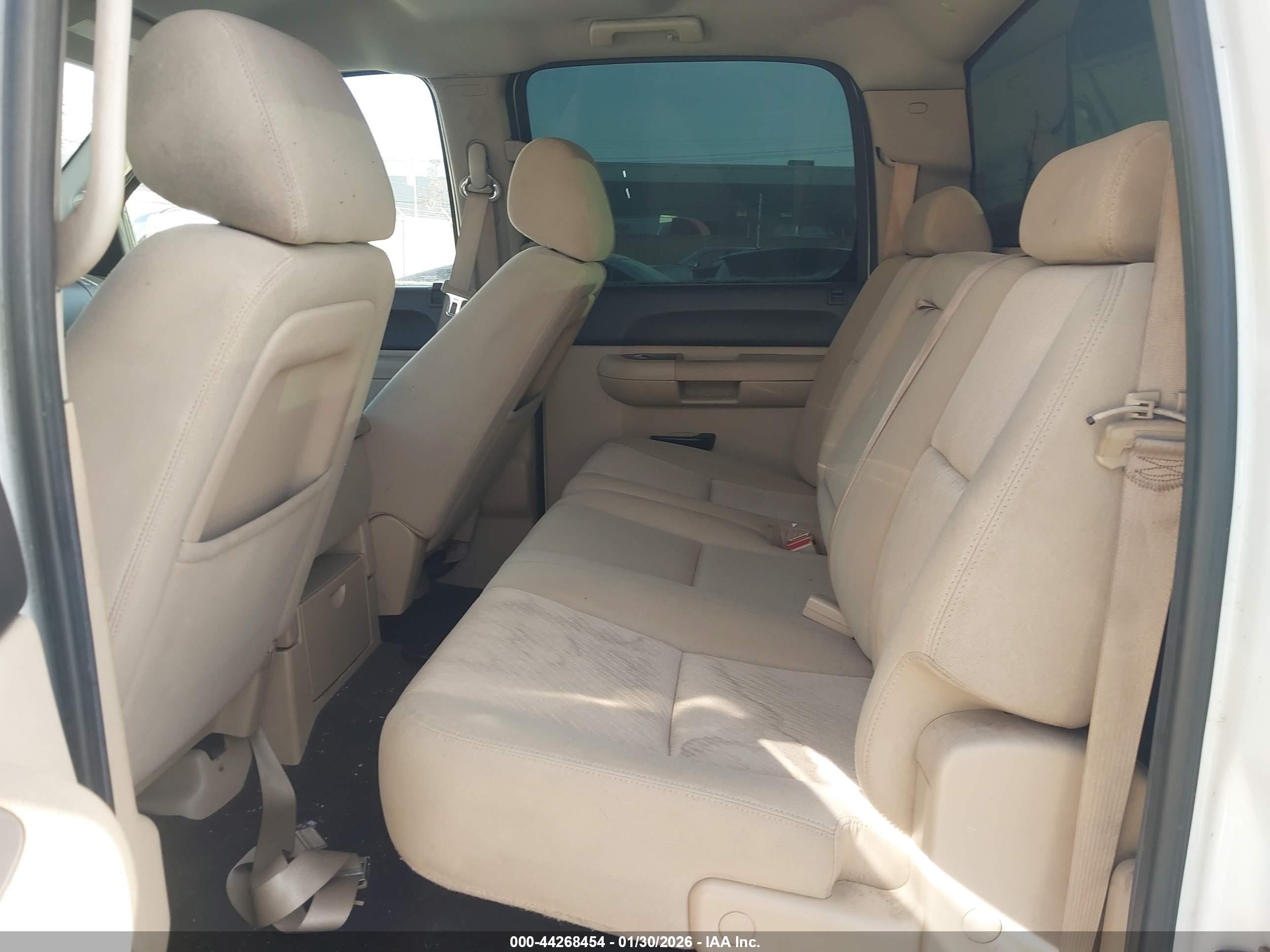CHEVROLET SILVERADO image 8