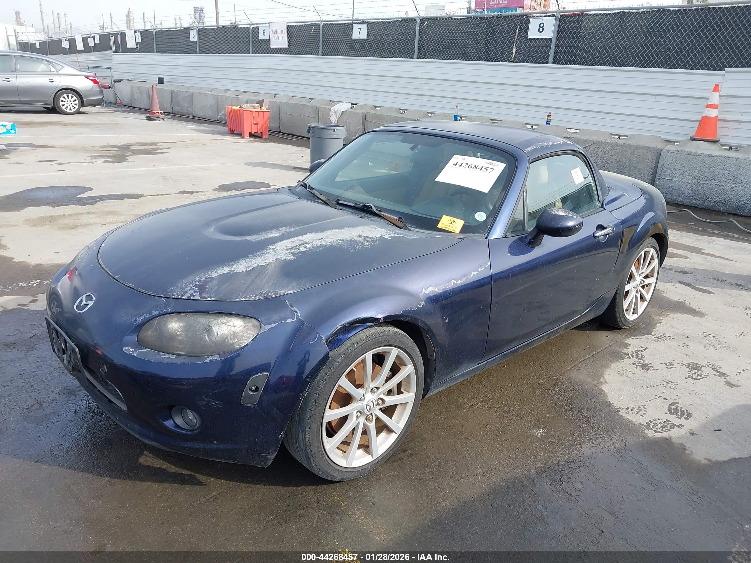 MAZDA MX-5 image 2