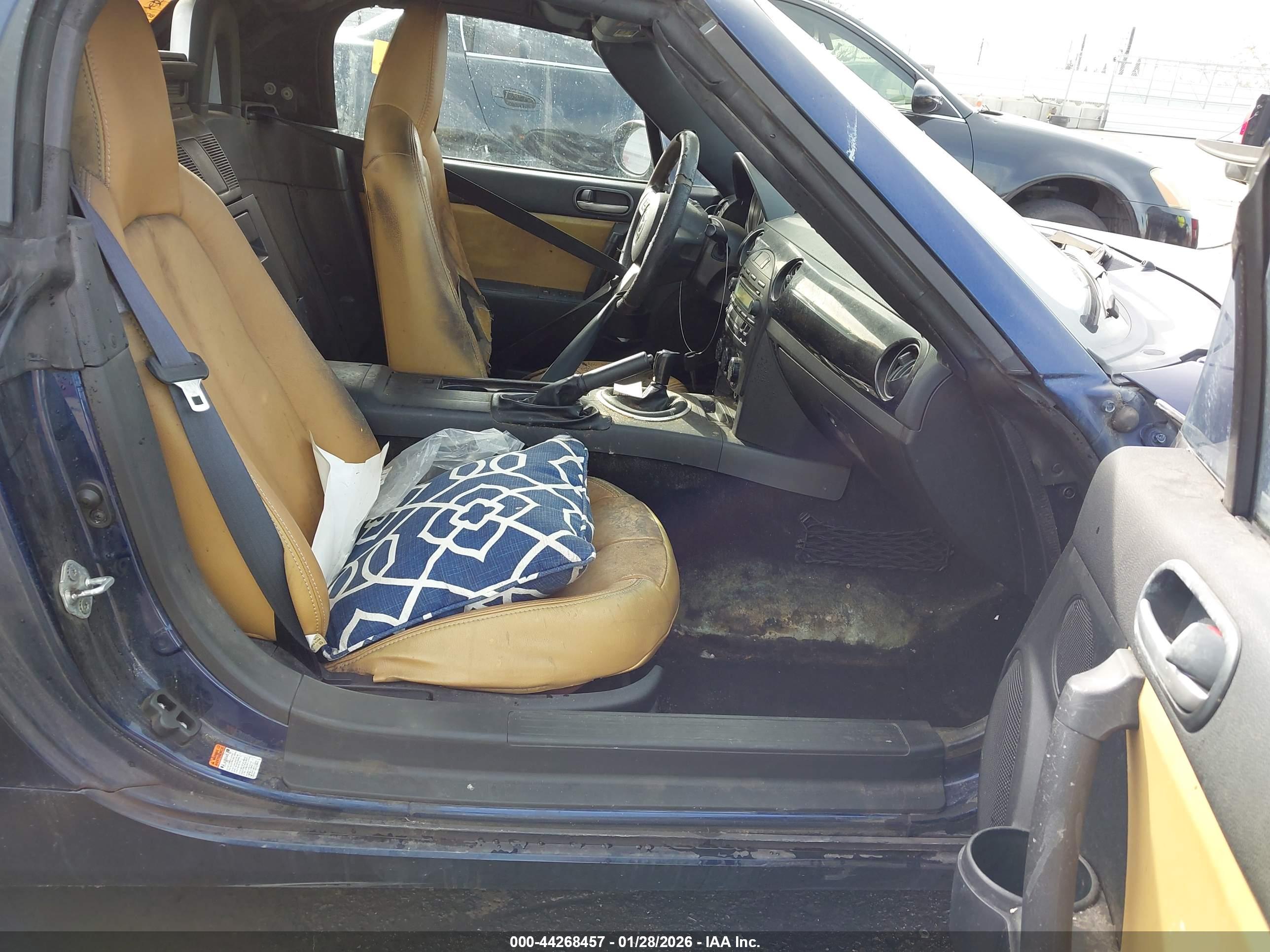 MAZDA MX-5 image 5