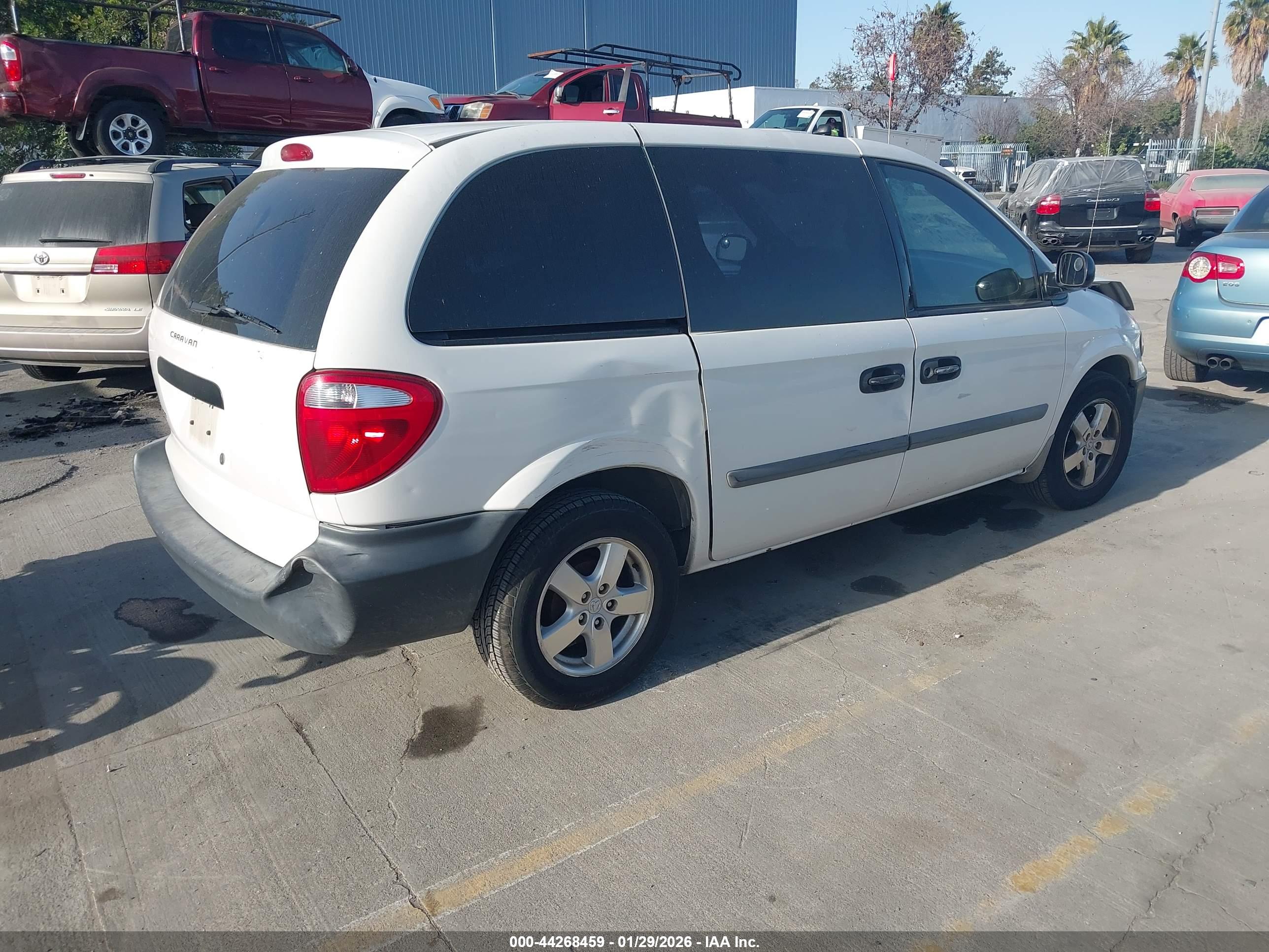 DODGE CARAVAN image 4