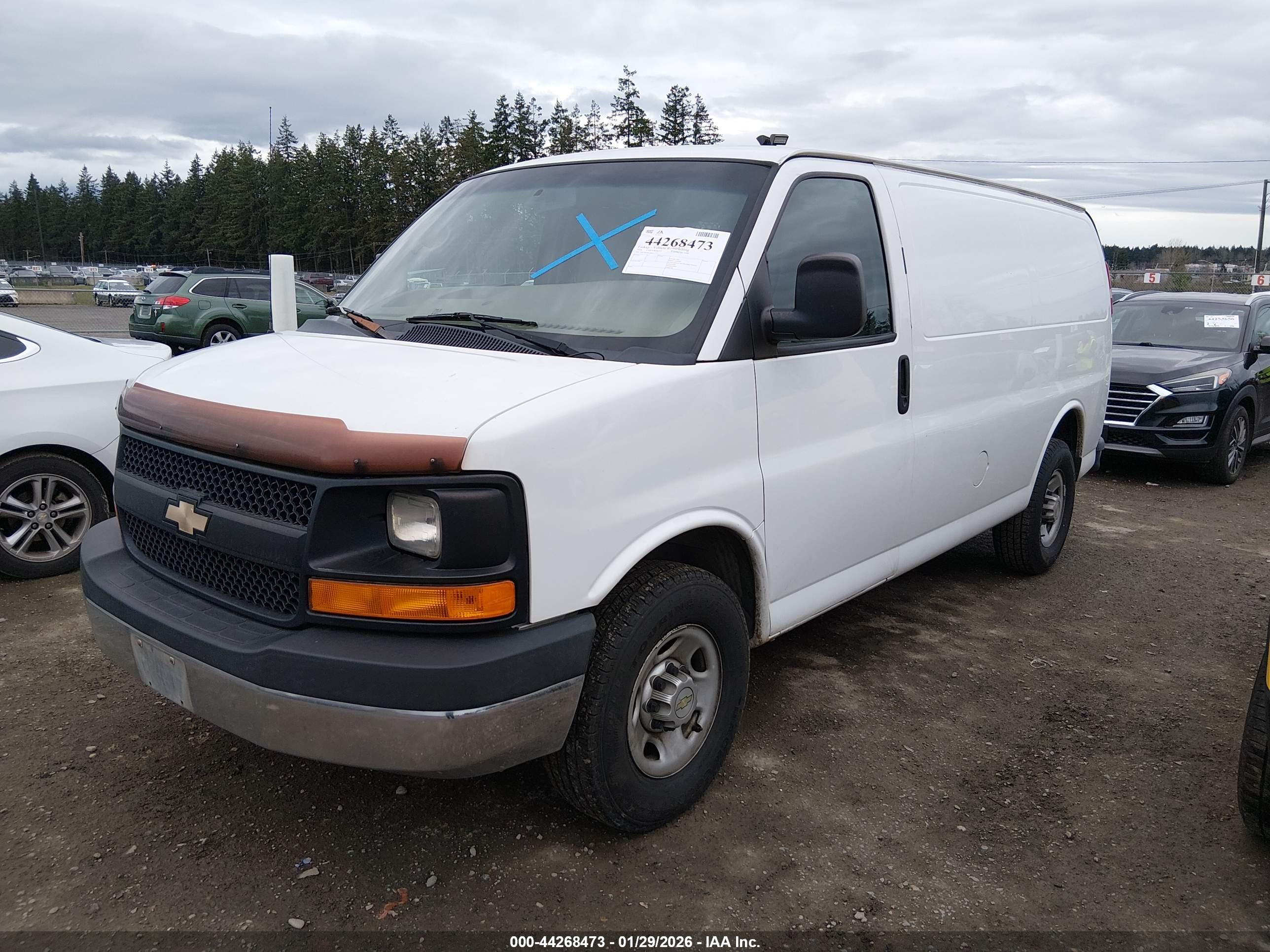 CHEVROLET EXPRESS image 2