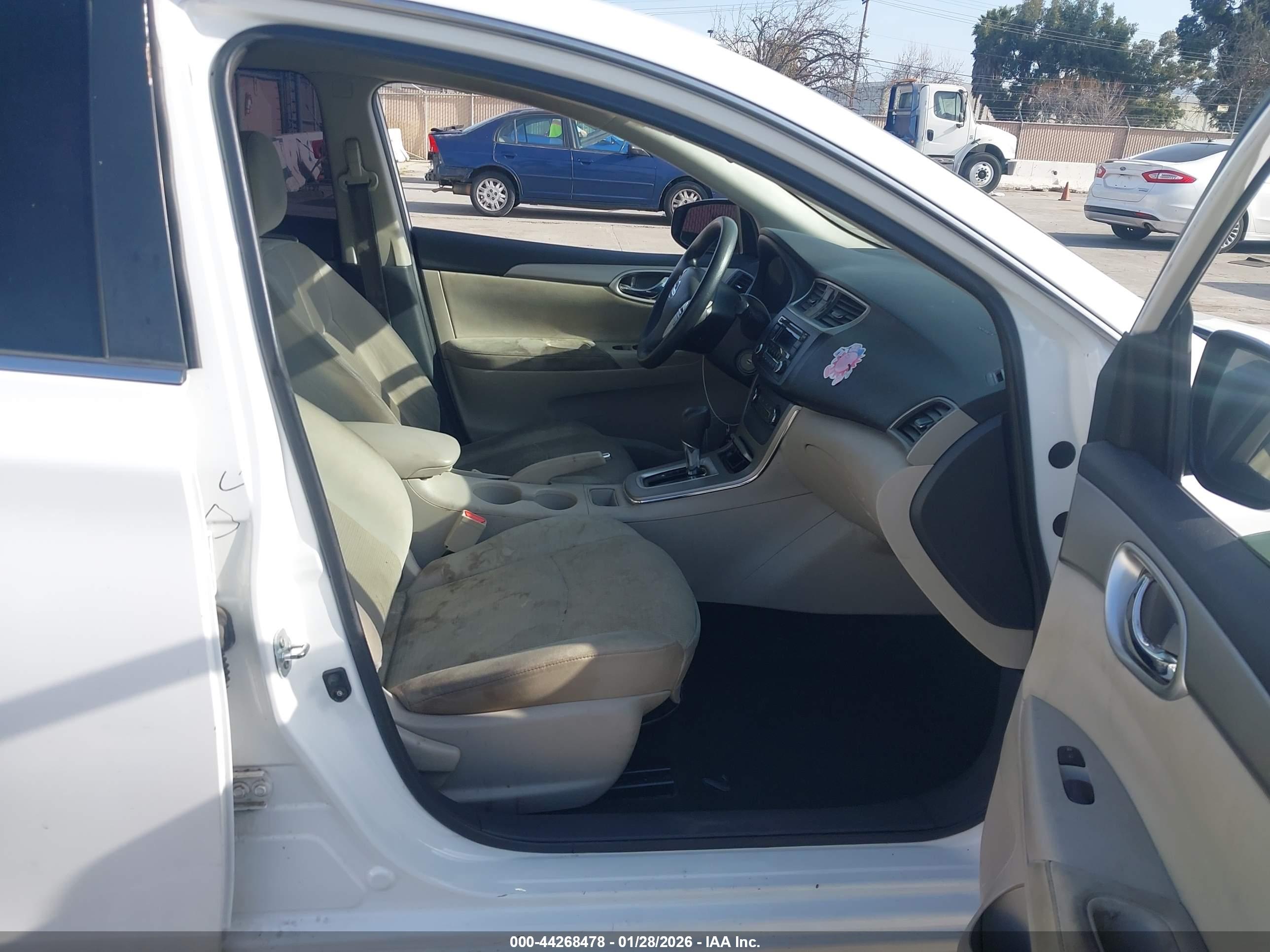 NISSAN SENTRA image 5