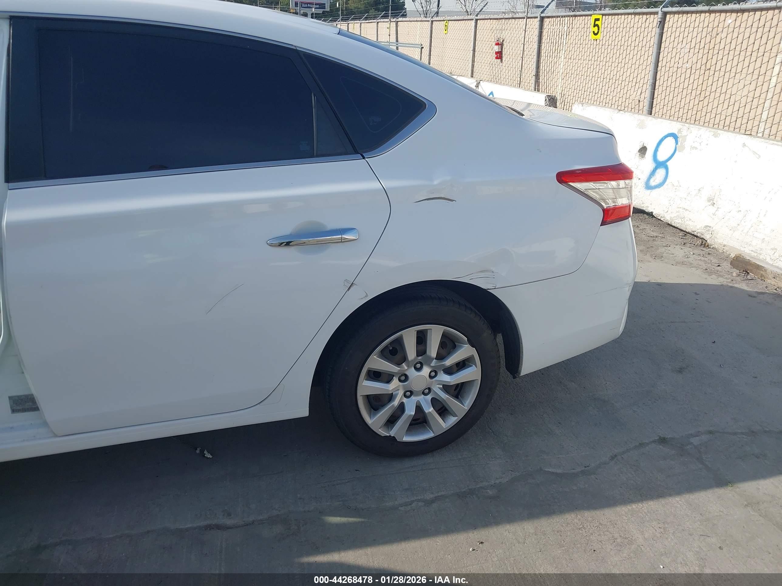 NISSAN SENTRA image 6