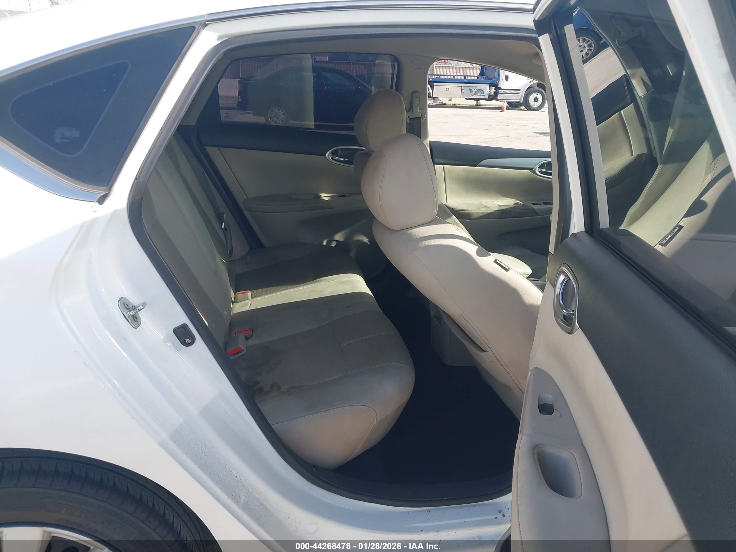 NISSAN SENTRA image 8