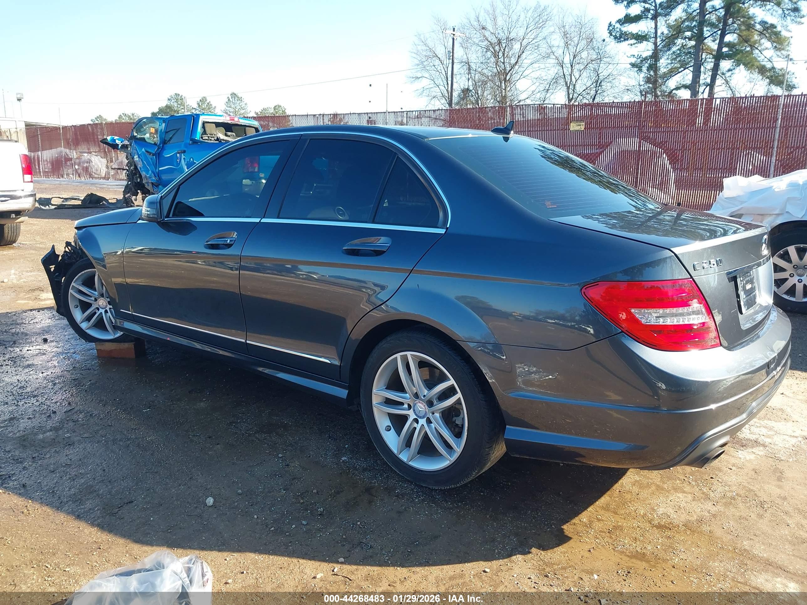 MERCEDES-BENZ C image 3