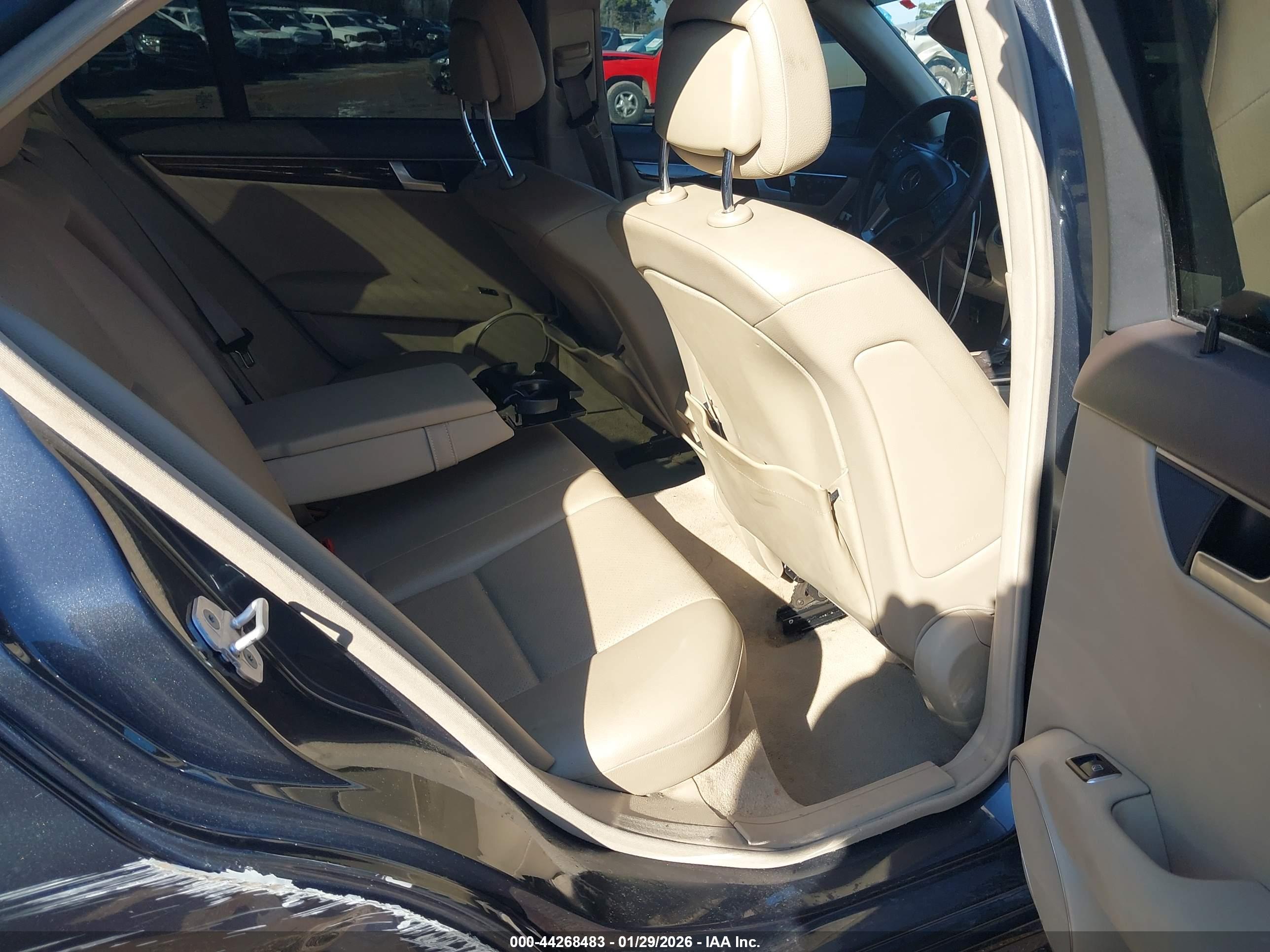 MERCEDES-BENZ C image 8