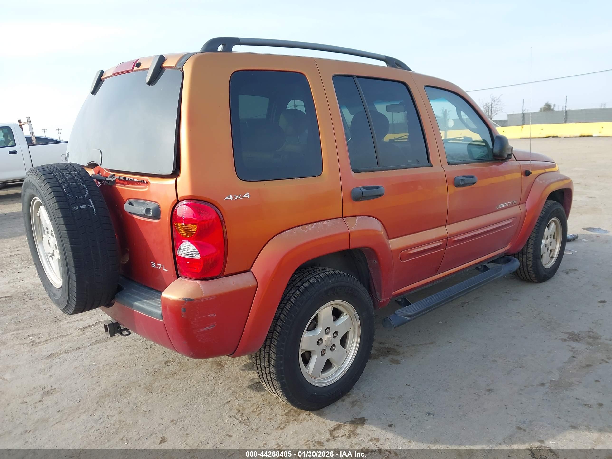 JEEP LIBERTY image 4