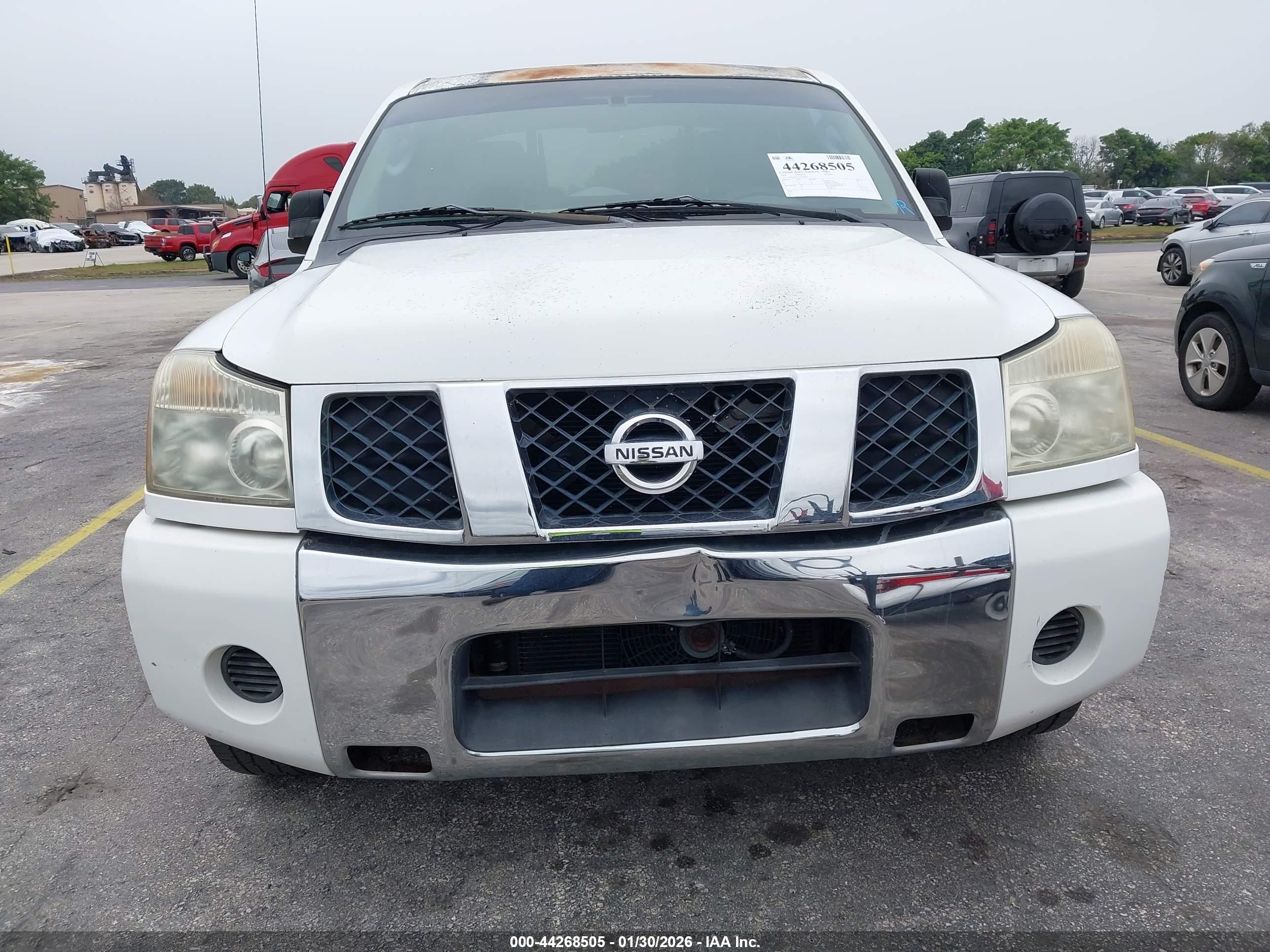 NISSAN TITAN image 6