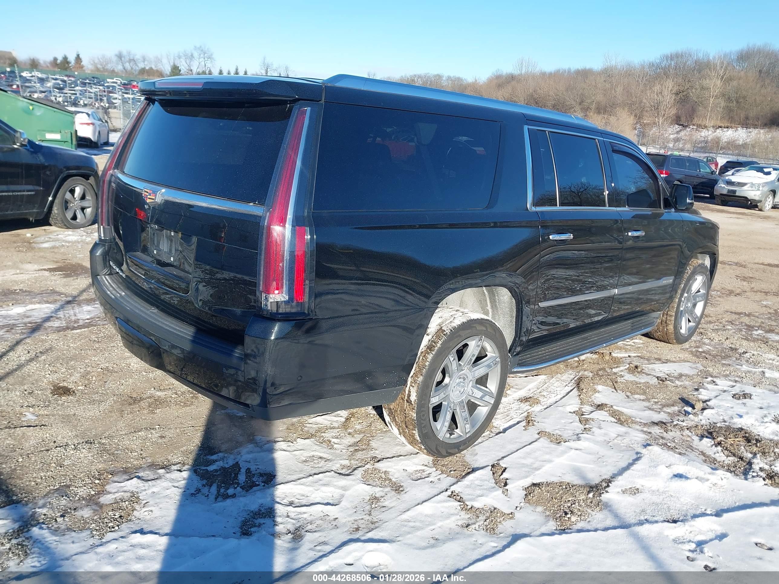 CADILLAC ESCALADE image 4