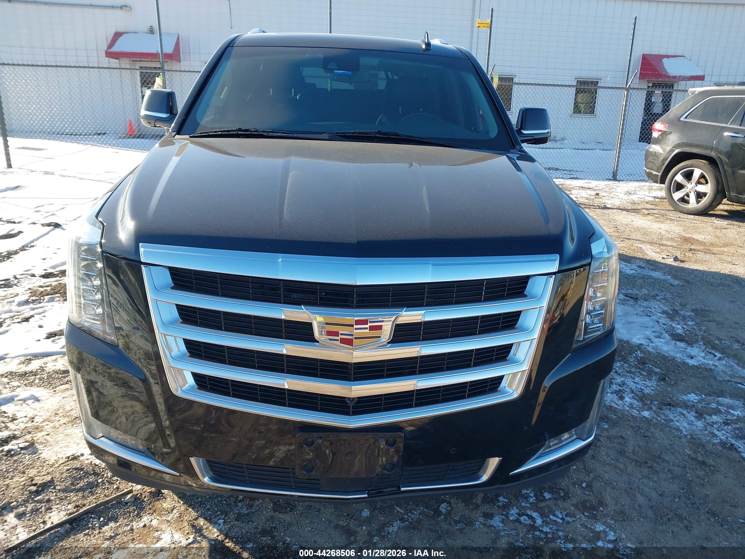 CADILLAC ESCALADE image 6