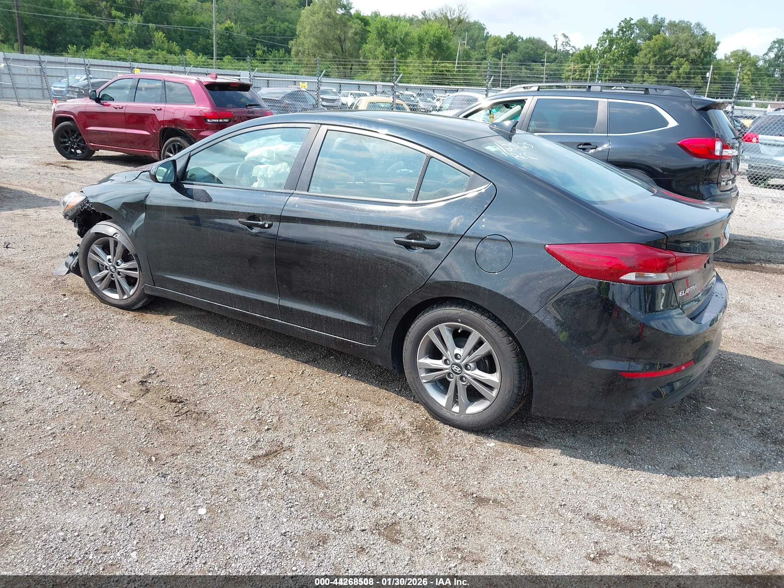 HYUNDAI ELANTRA image 3