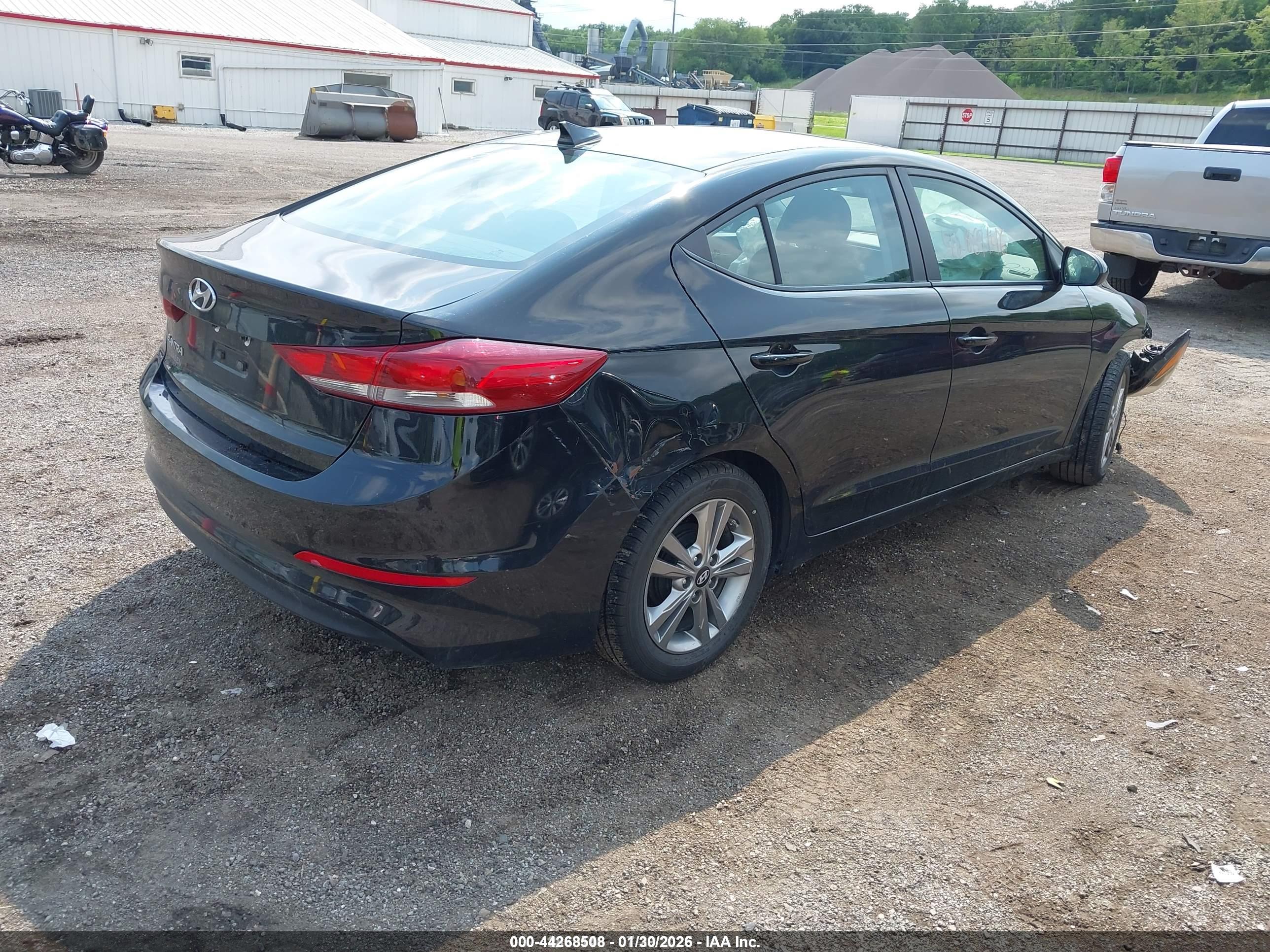 HYUNDAI ELANTRA image 4