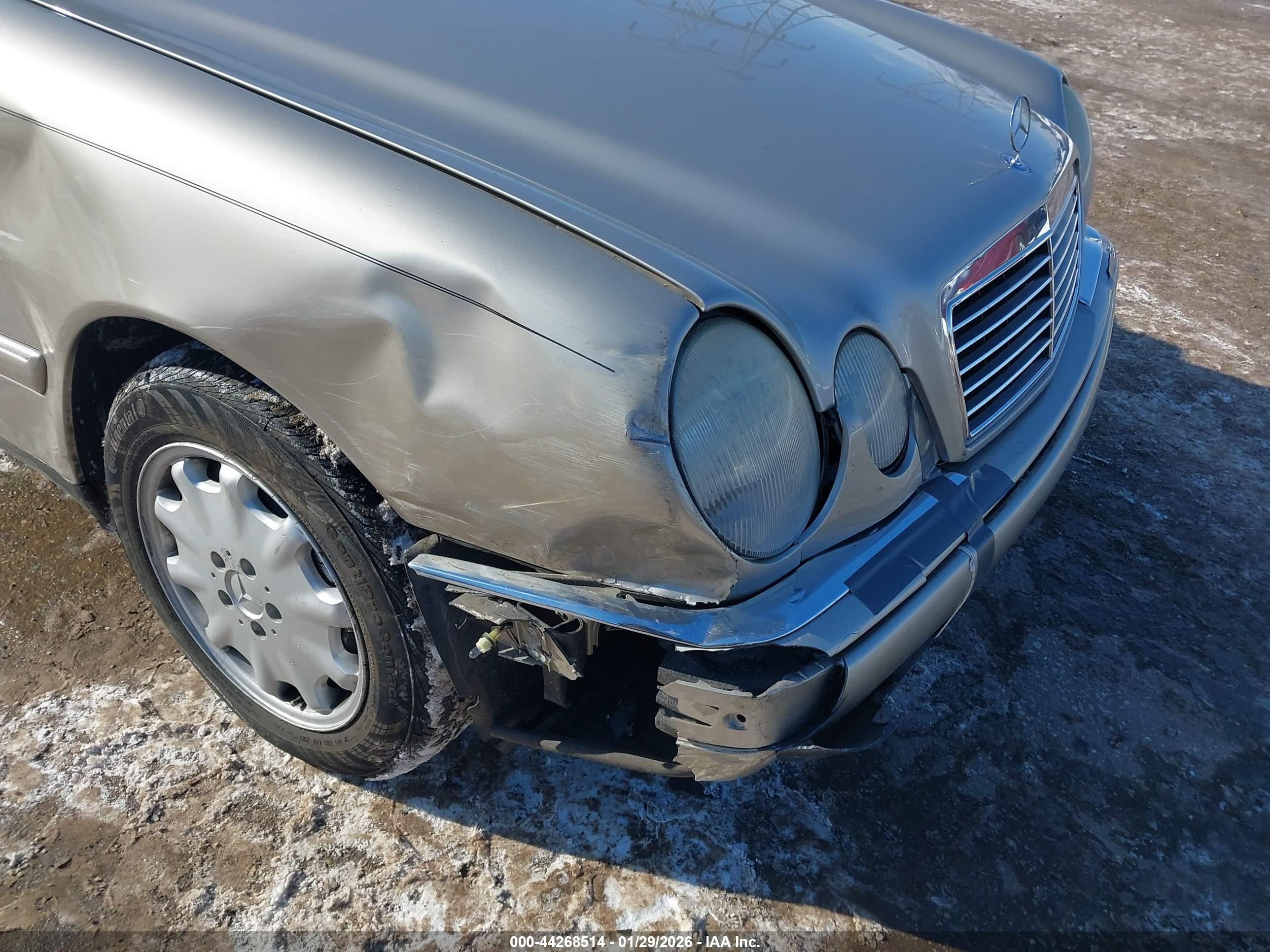 MERCEDES-BENZ E image 6