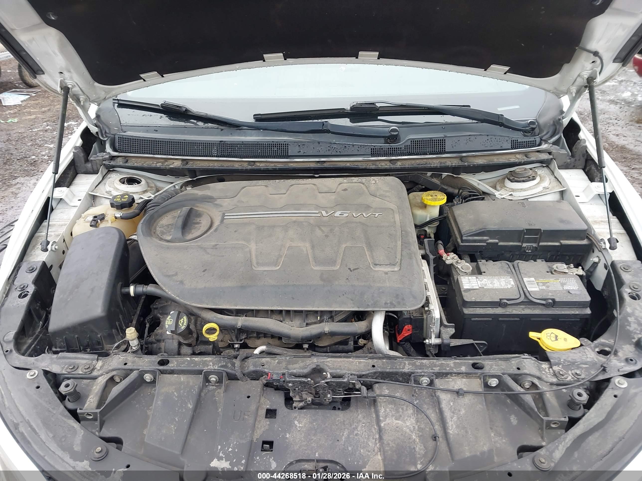 CHRYSLER 200 image 10