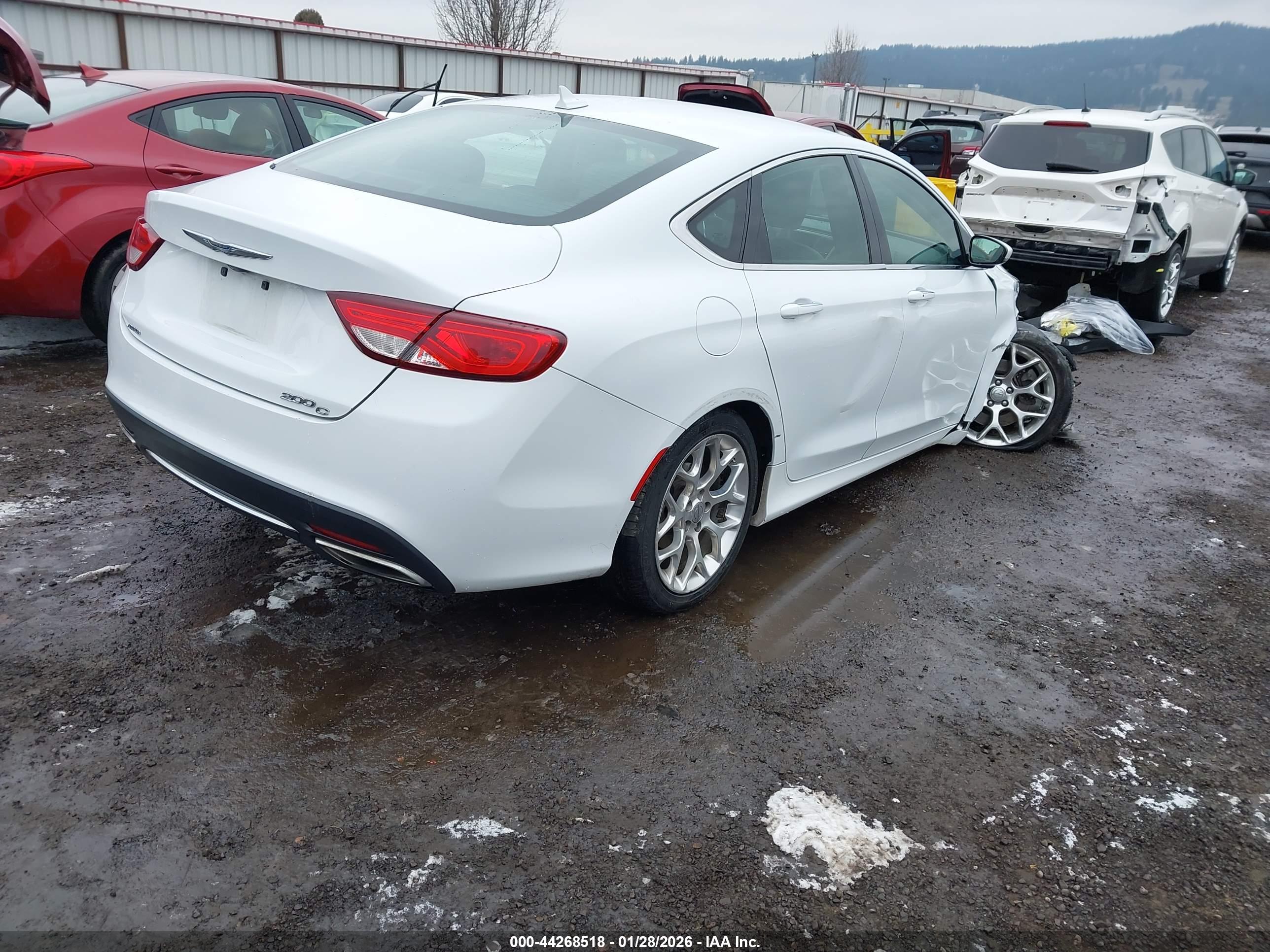 CHRYSLER 200 image 4