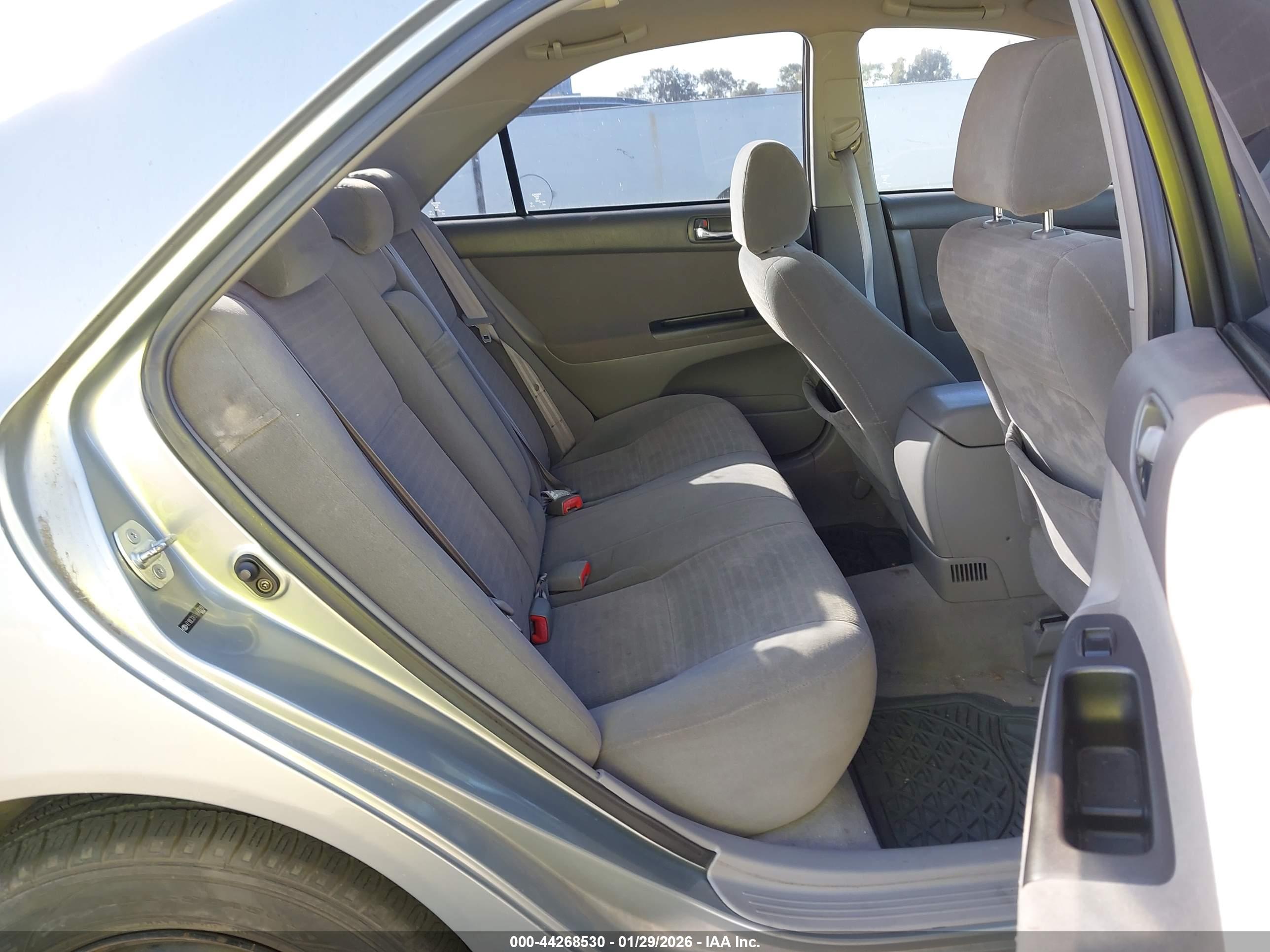 TOYOTA CAMRY image 8